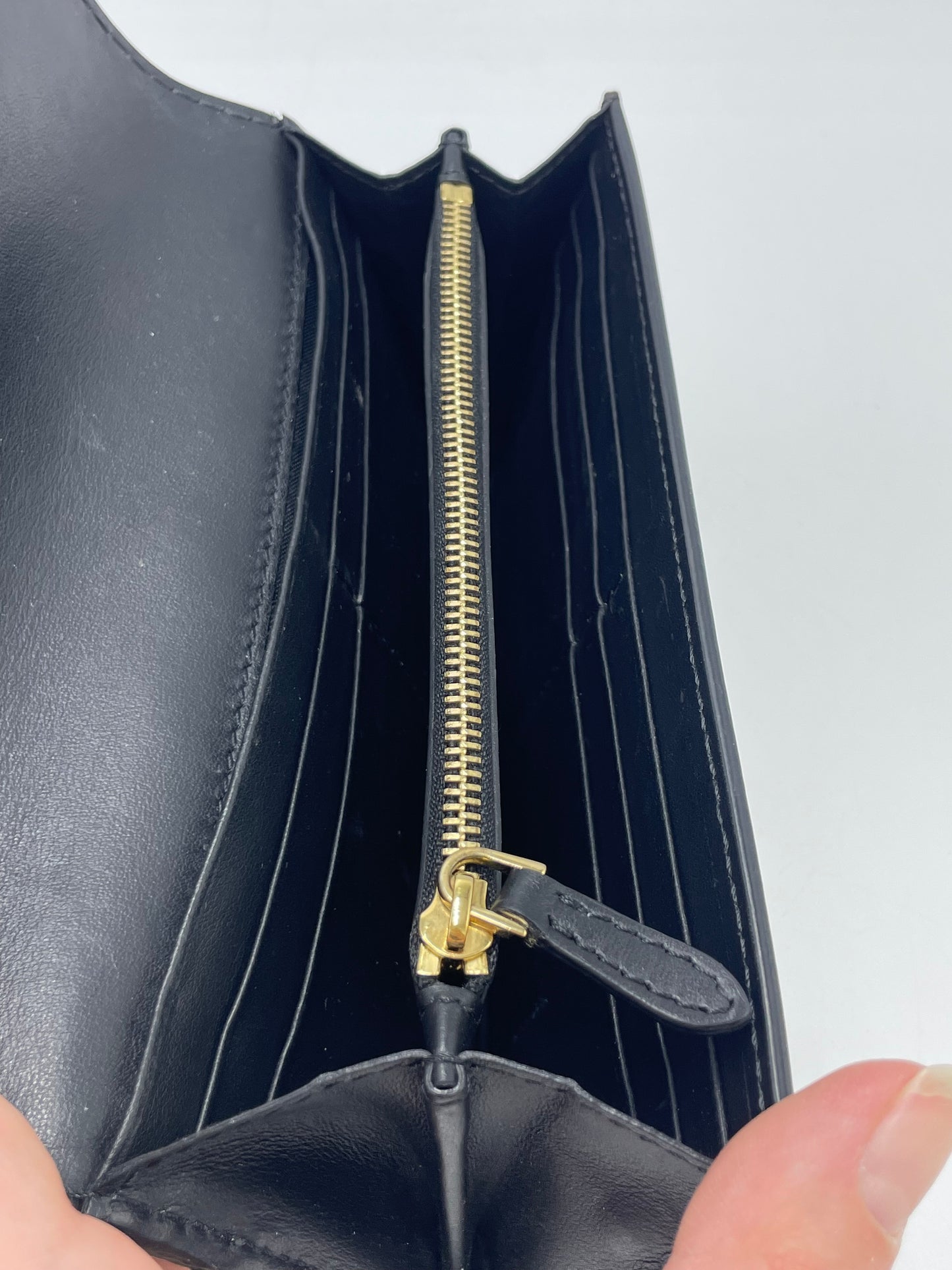 Burberry Derby Round Studs Luxury Wallet