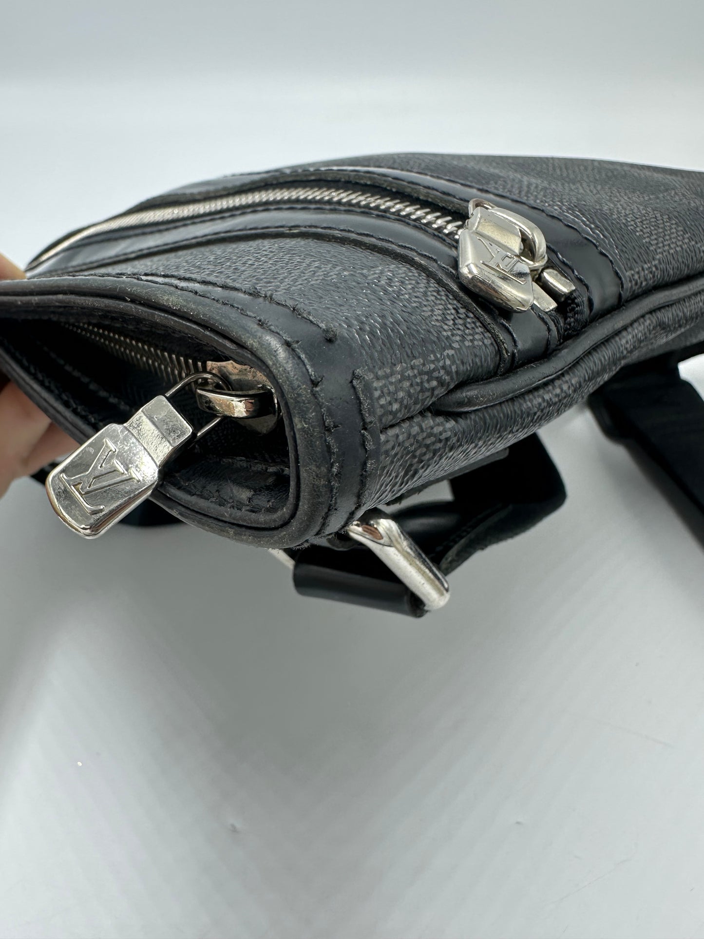 Louis Vuitton Thomas Messenger Luxury Handbag