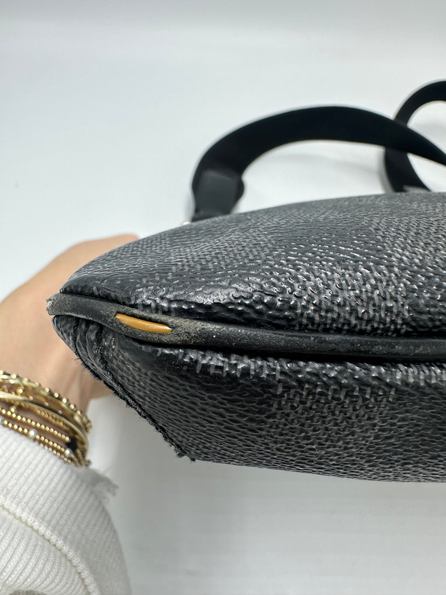 Louis Vuitton Thomas Messenger Luxury Handbag