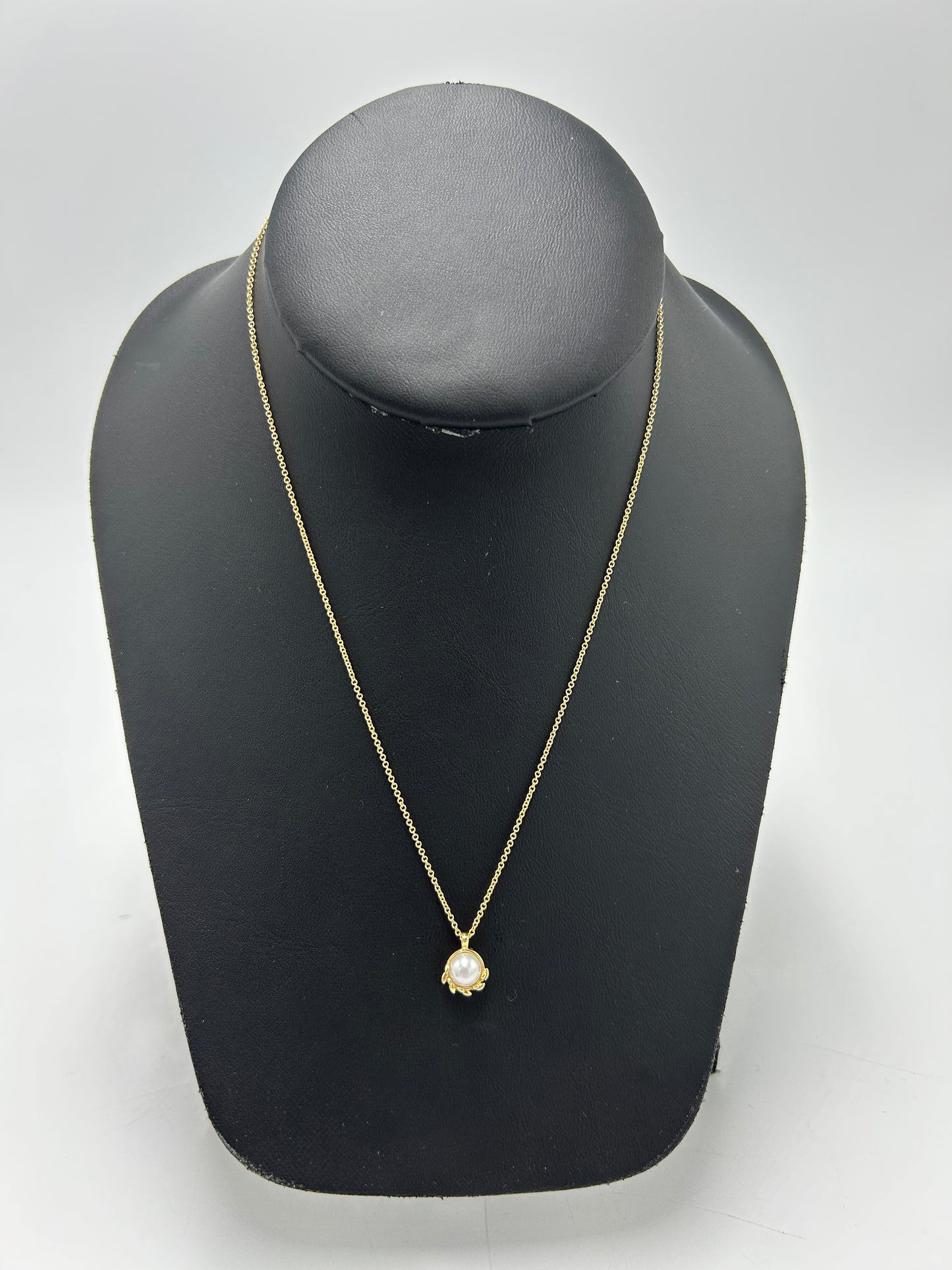 Tiffany & Company 18K Olive Leaf Pearl Pendant Luxury Designer Necklace