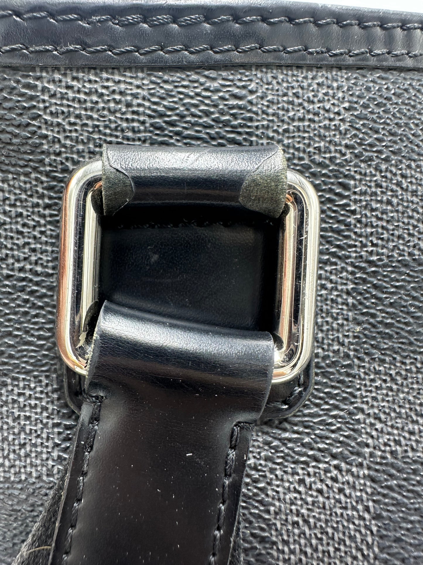Louis Vuitton Thomas Messenger Luxury Handbag