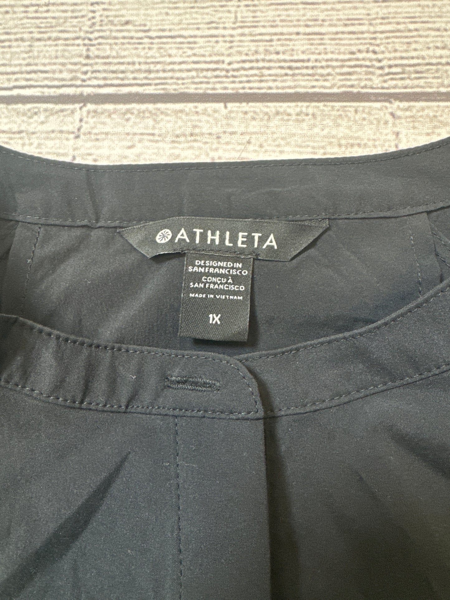 Athletic Top Short Sleeve By Athleta In Black, Size: 1x