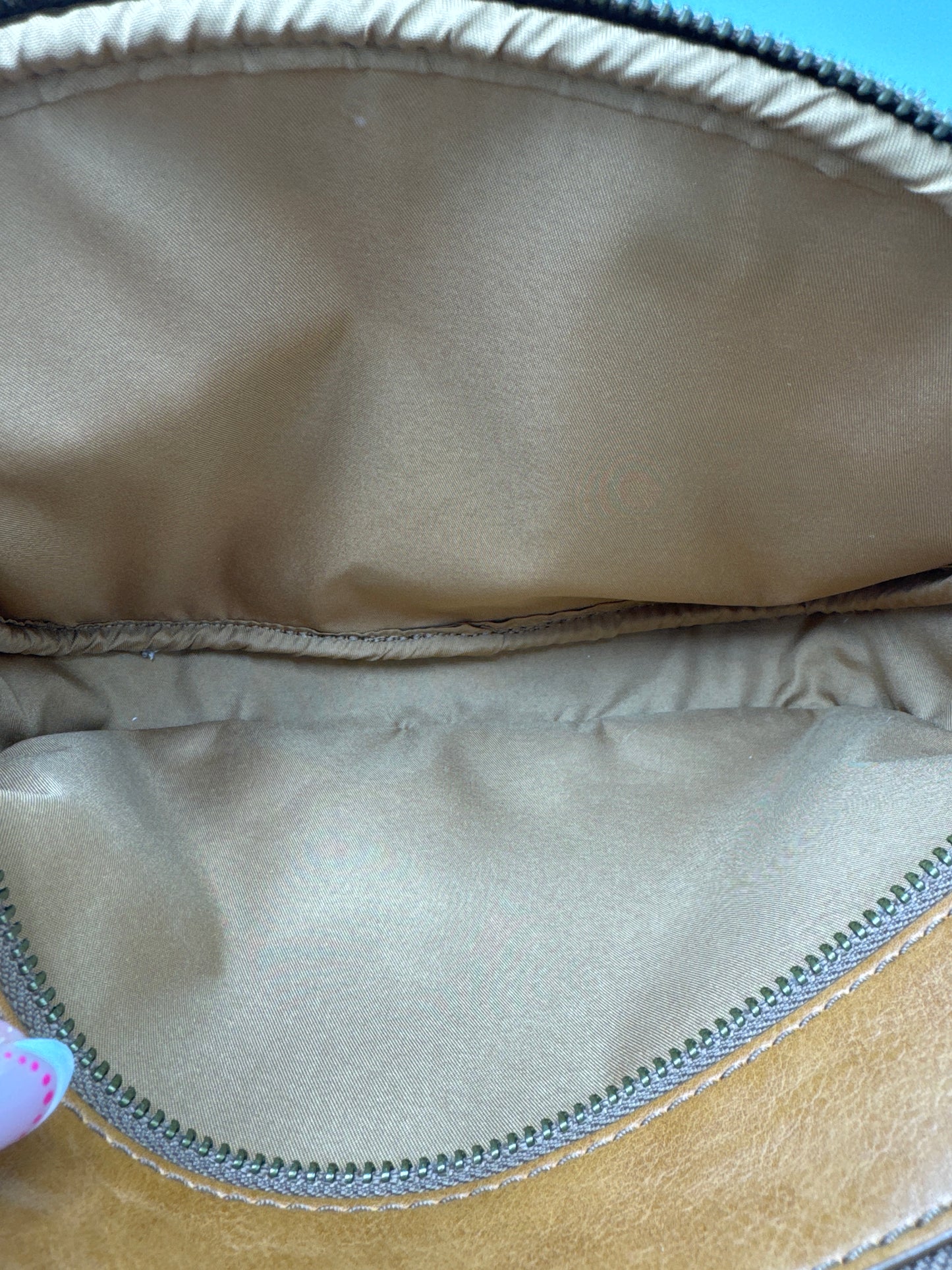 Crossbody By Fossil, Size: Medium