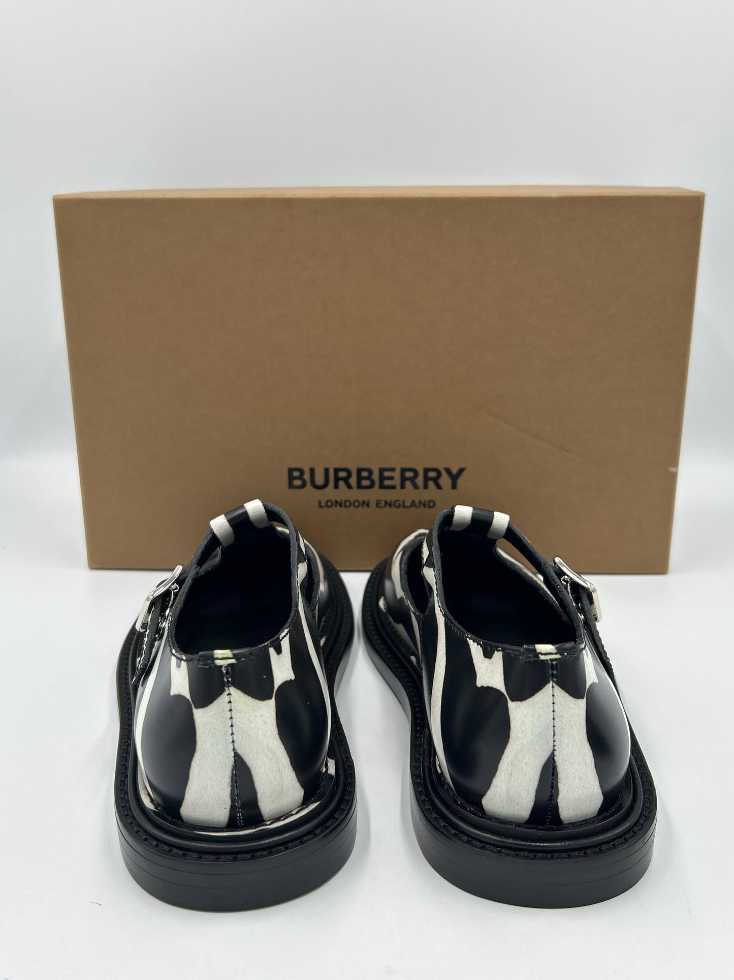 Like New! Burberry Zebra Print Hannie Shoes Size: 6