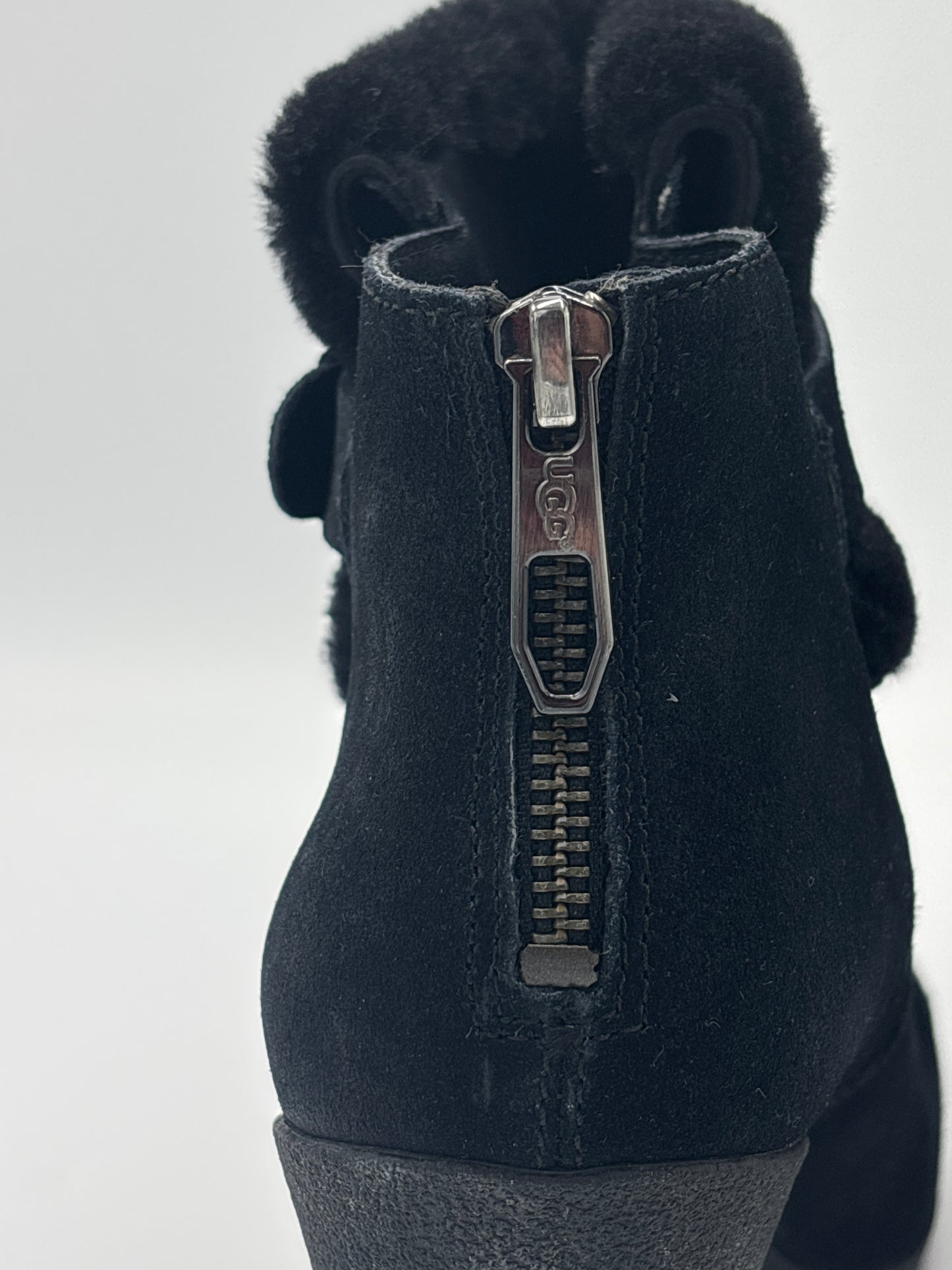 Boots Designer By UGG In Black, Size: 10