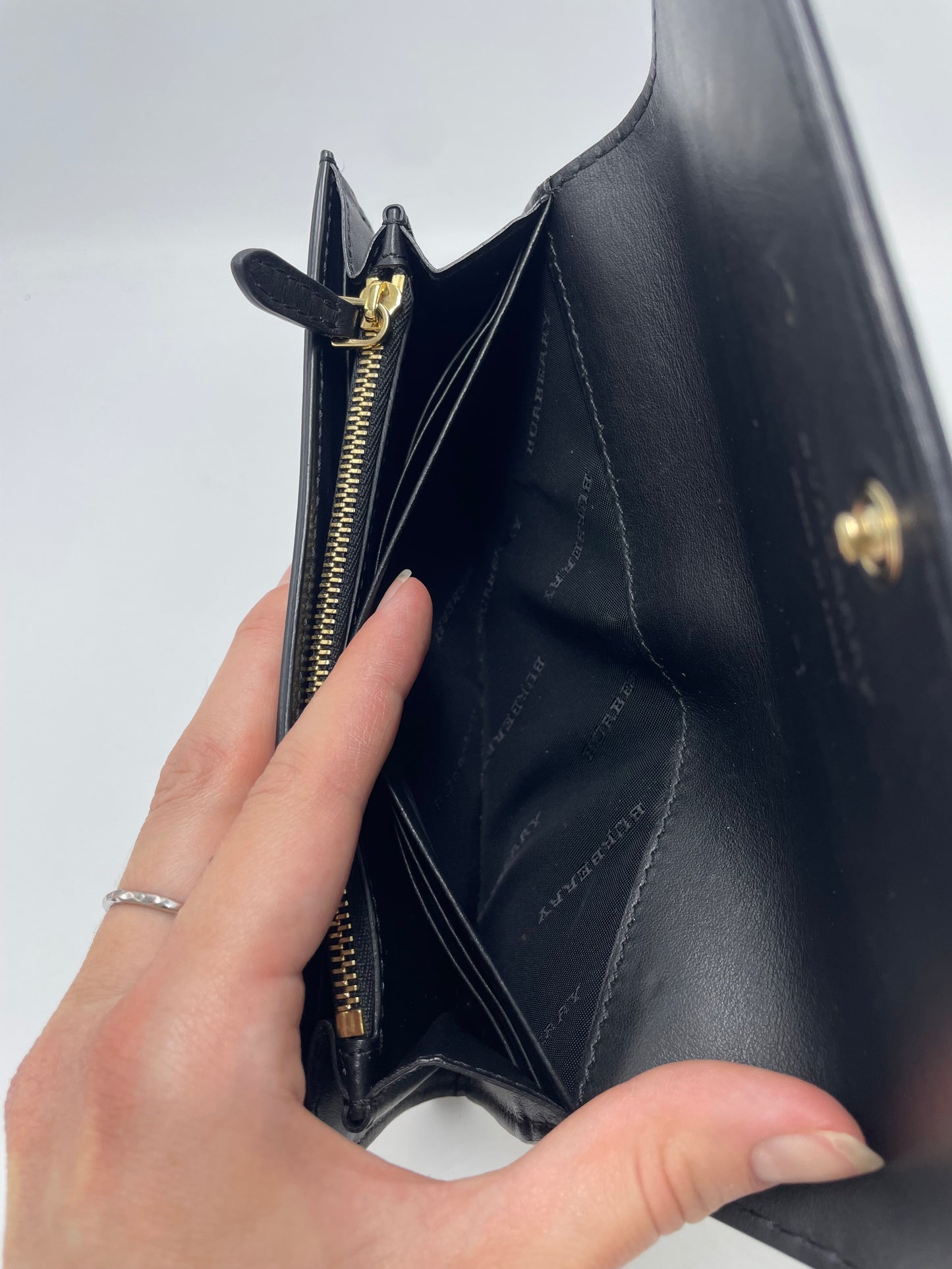 Burberry Derby Round Studs Luxury Wallet