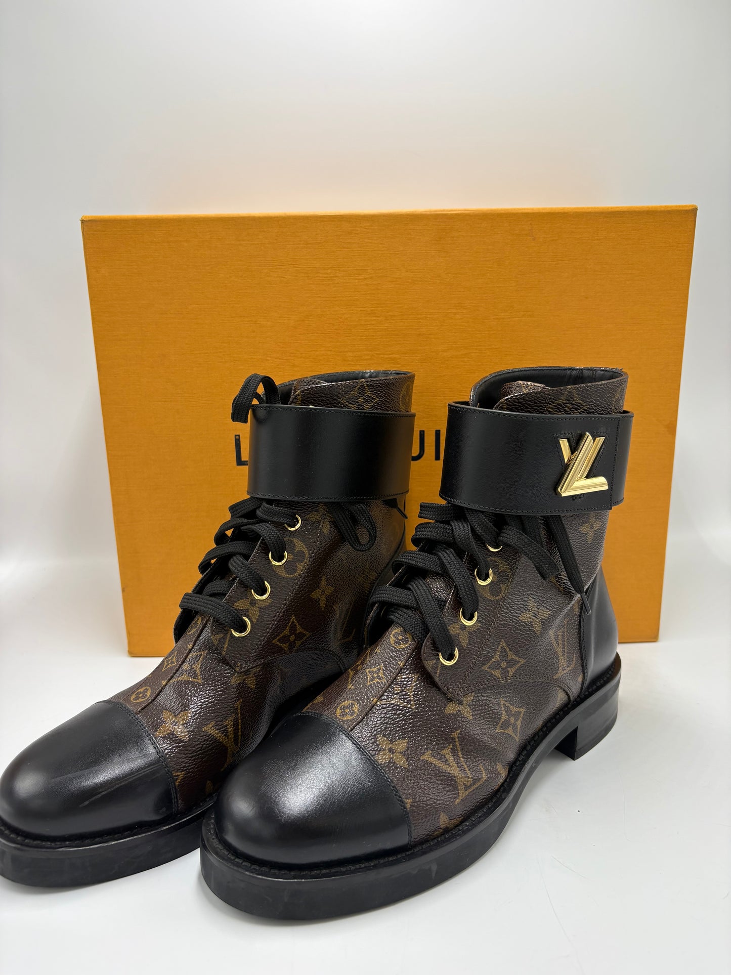 Louis Vuitton Wonderland Ranger Luxury Designer Boots, Size: 8
