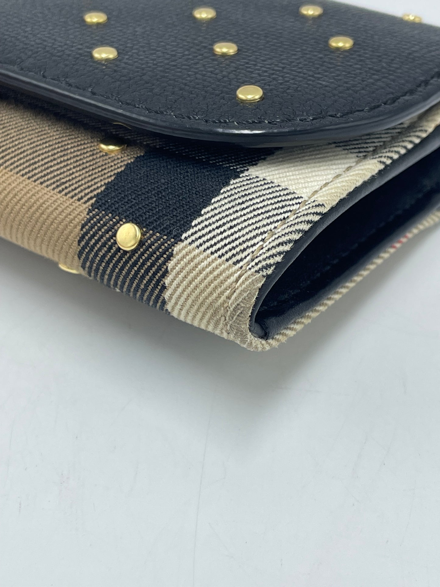 Burberry Derby Round Studs Luxury Wallet