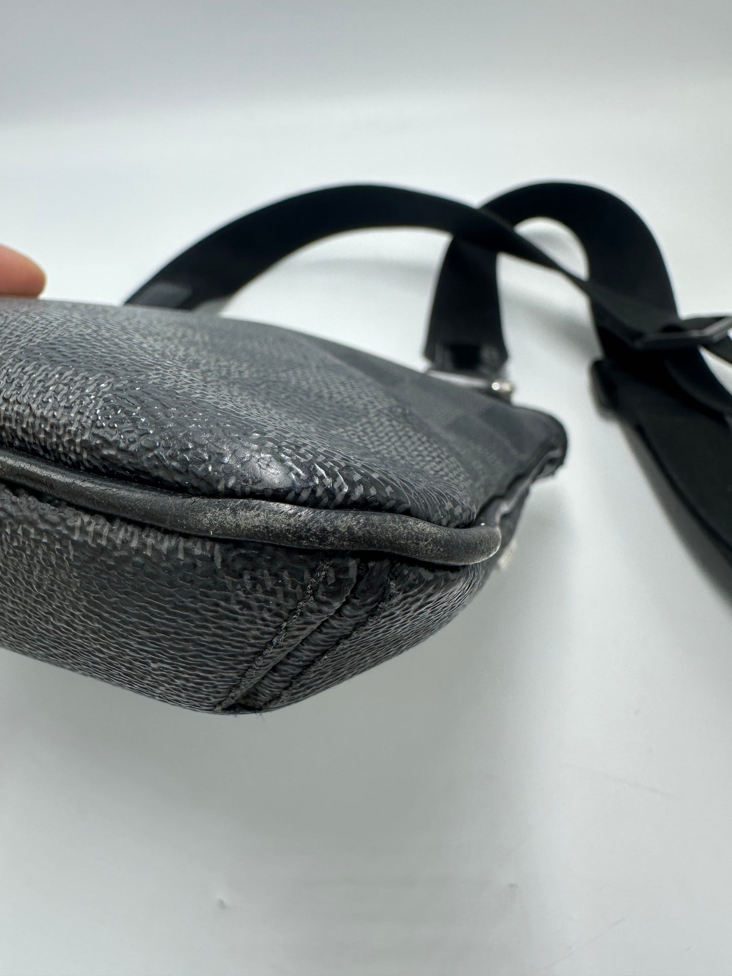 Louis Vuitton Thomas Messenger Luxury Handbag