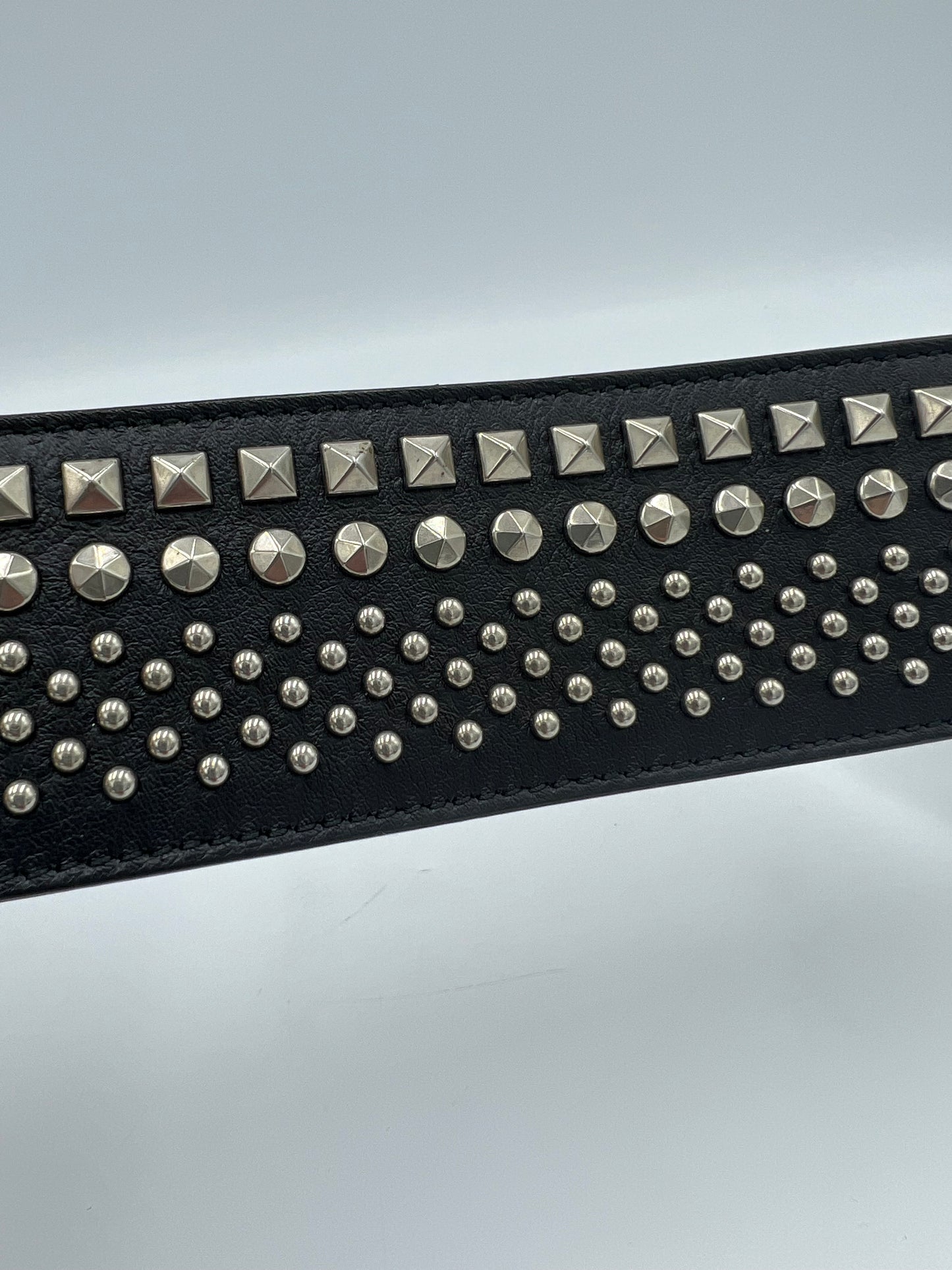 Like New! Gucci Moon Calfskin Studded Designer Belt, Size: Small (75 30)
