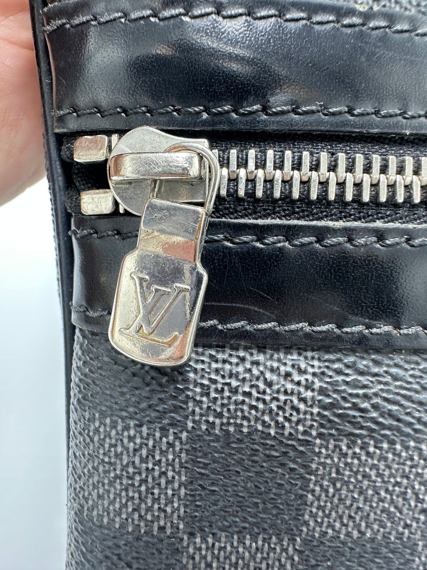Louis Vuitton Thomas Messenger Luxury Handbag