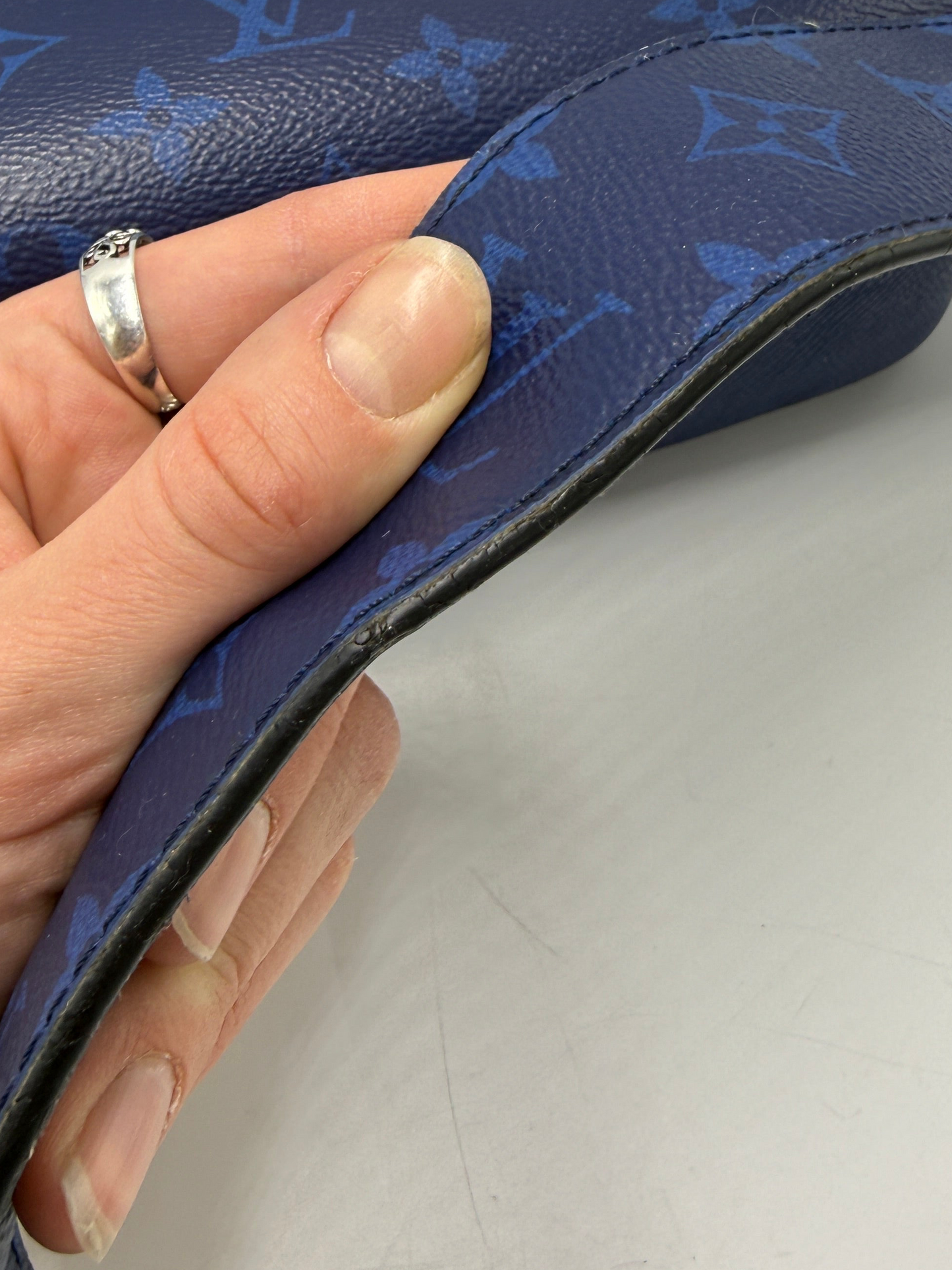 Louis Vuitton Outdoor Messenger Taigara Luxury Handbag