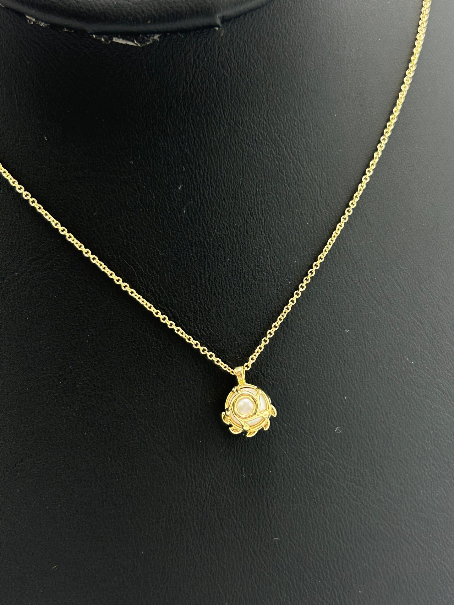 Tiffany & Company 18K Olive Leaf Pearl Pendant Luxury Designer Necklace