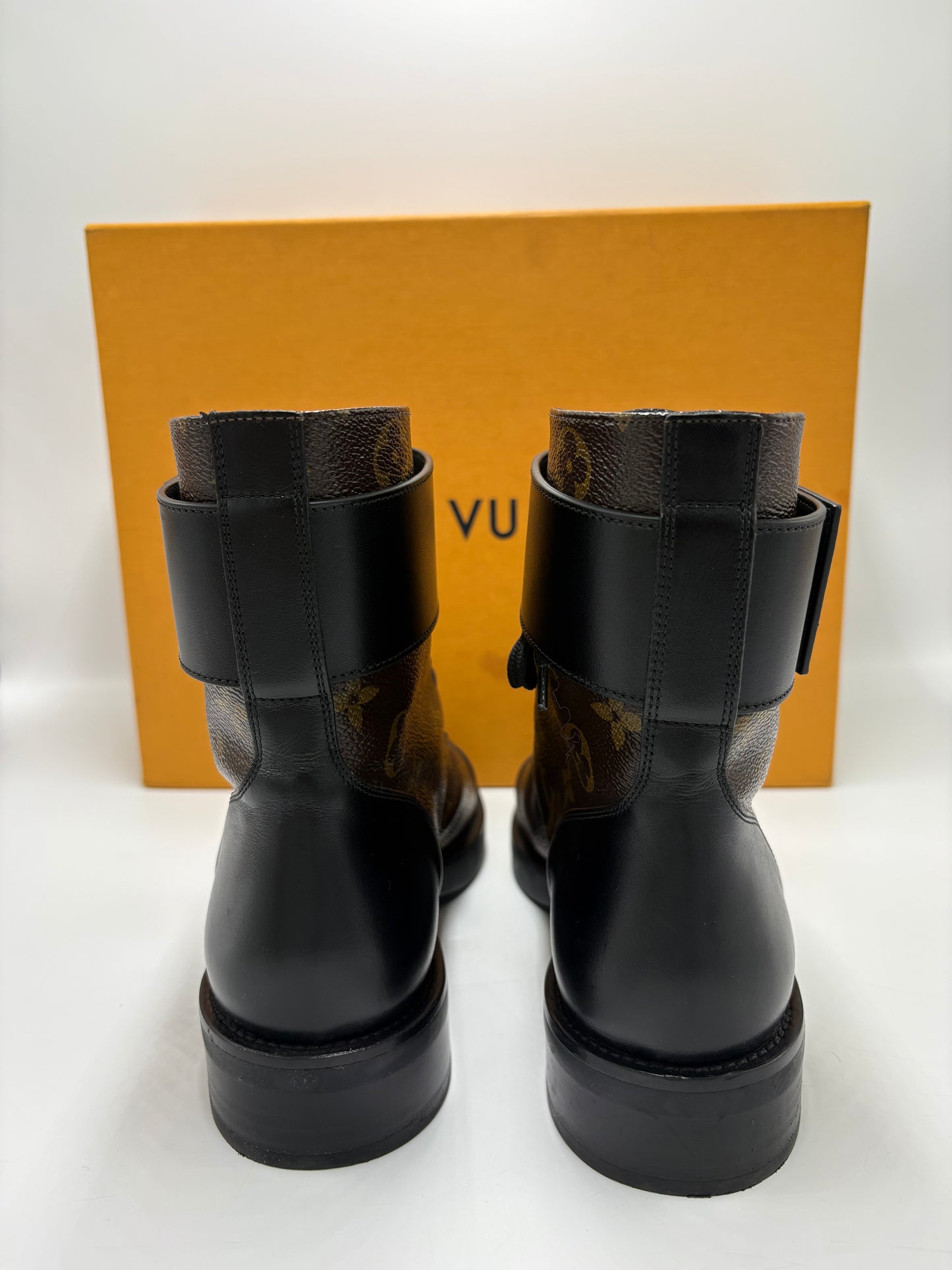 Louis Vuitton Wonderland Ranger Luxury Designer Boots, Size: 8