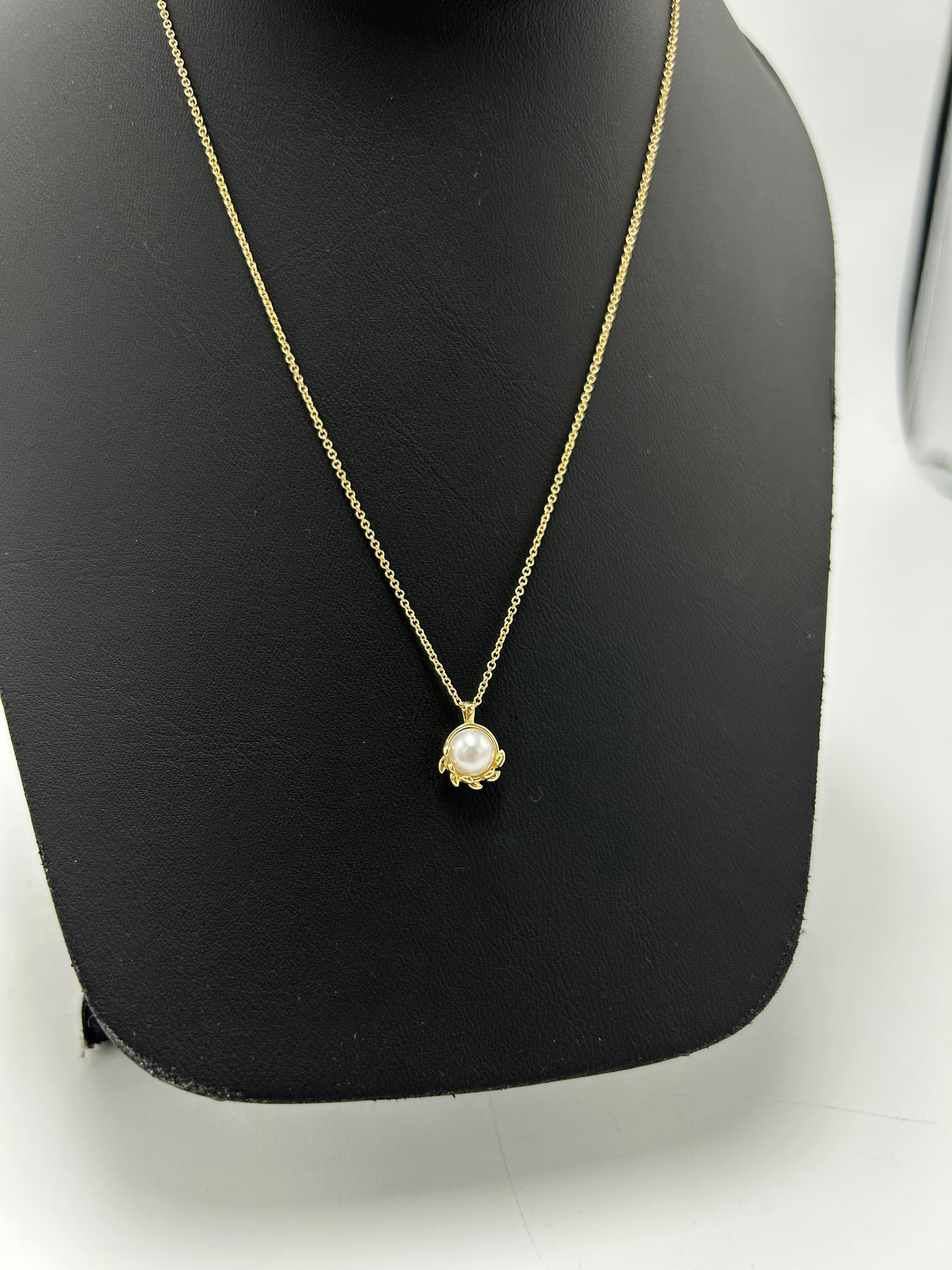 Tiffany & Company 18K Olive Leaf Pearl Pendant Luxury Designer Necklace