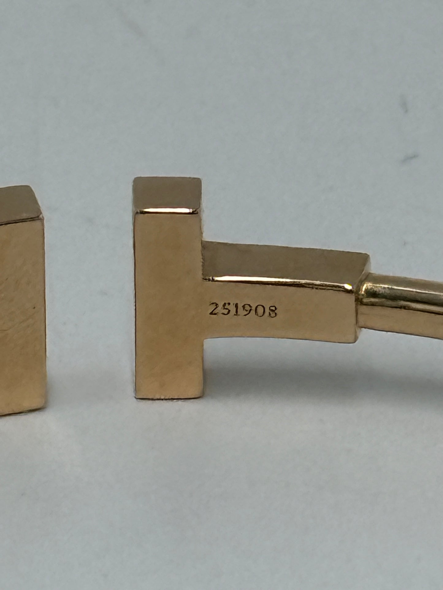 Tiffany & Company 18K Rose Gold T Wire Luxury Designer Bracelet