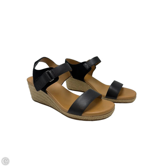 Sandals Designer By UGG In Black & Tan, Size: 10