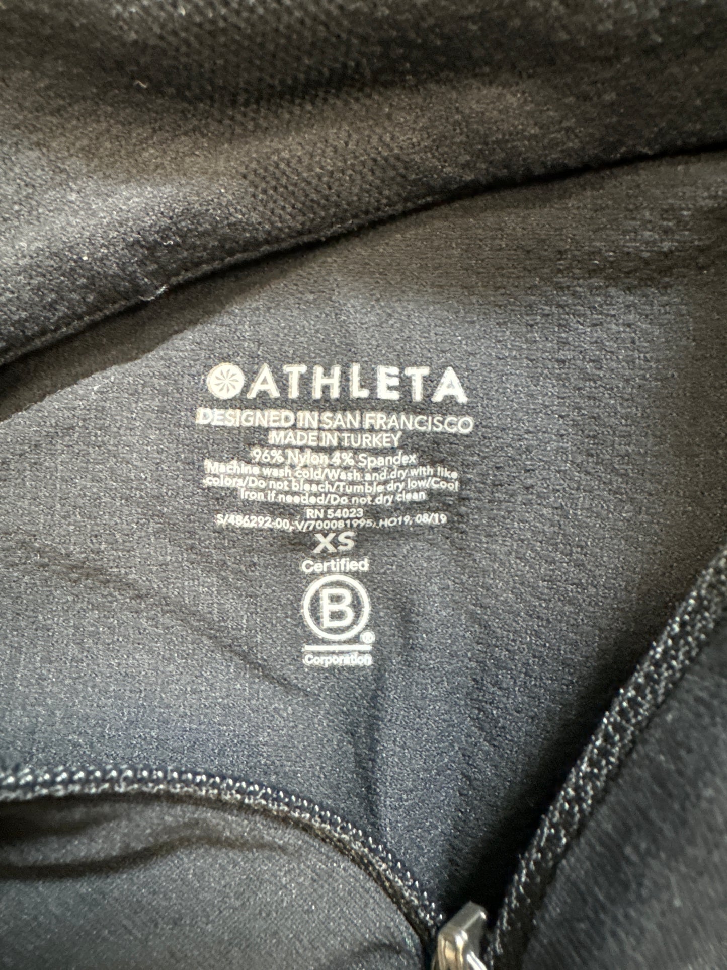 Athletic Top Long Sleeve Collar By Athleta In Black, Size: Xs
