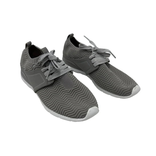 Shoes Designer By UGG In Grey, Size: 9