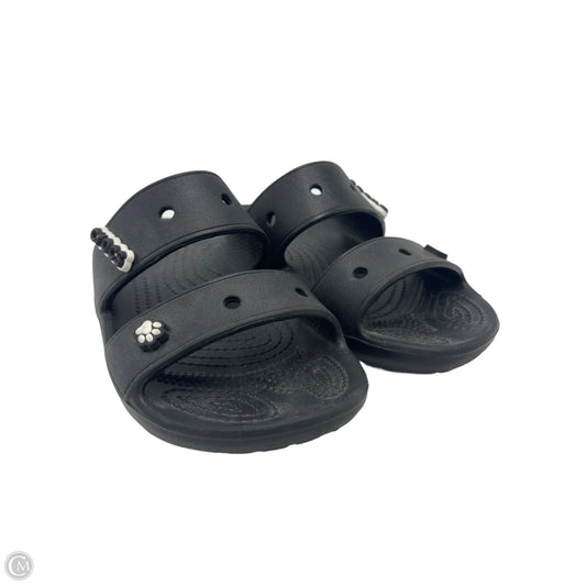 Sandals Flats By Crocs In Black, Size: 6