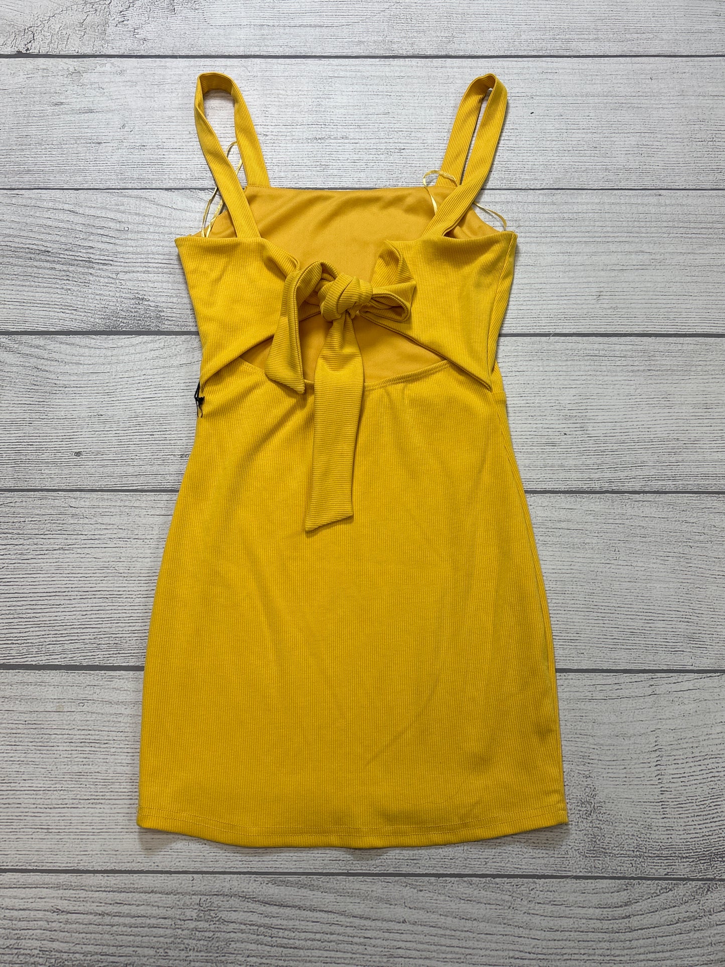 Dress Casual Short By Superdown In Yellow, Size: S