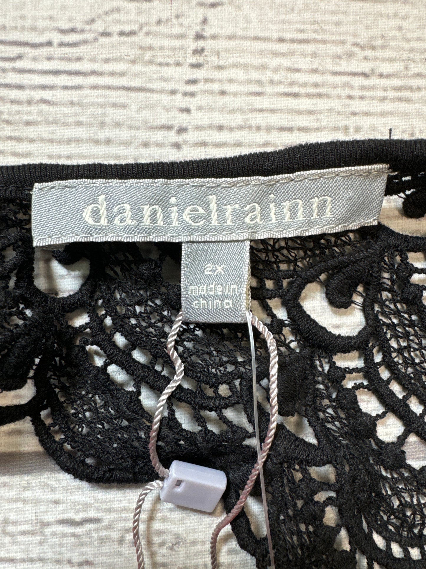 Top Long Sleeve By Daniel Rainn In Black, Size: 2x