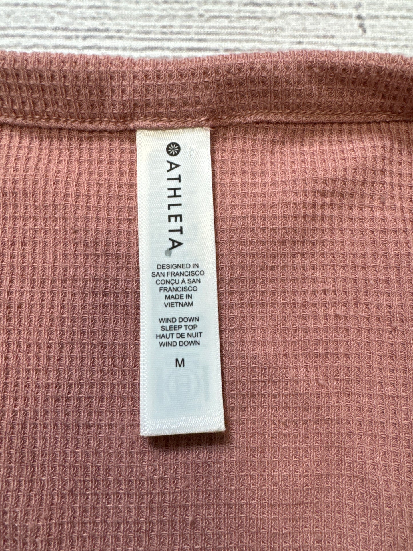 Athletic Top Long Sleeve Crewneck By Athleta In Pink, Size: M