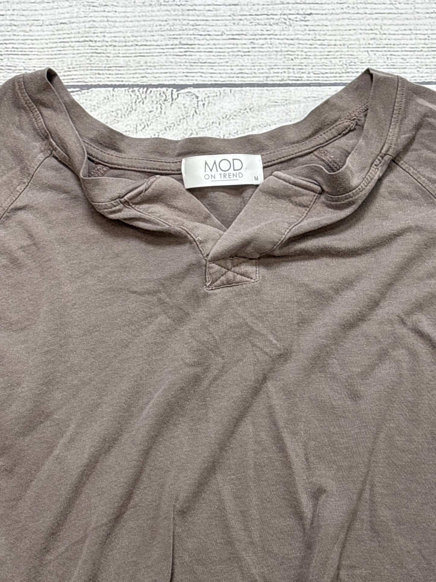 Top Long Sleeve By Mod In Brown, Size: M