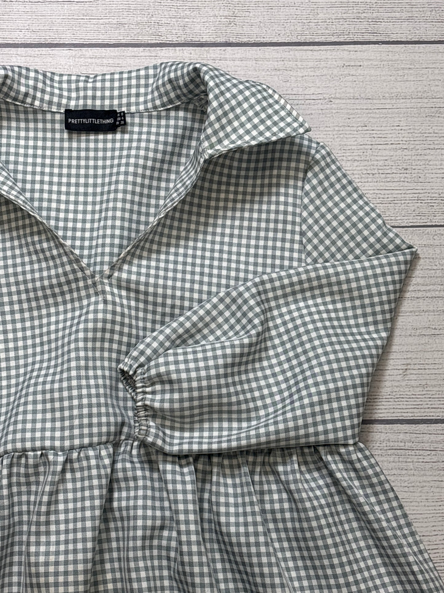 Dress Casual Short By Pretty Little Thing In Grey, Size: S