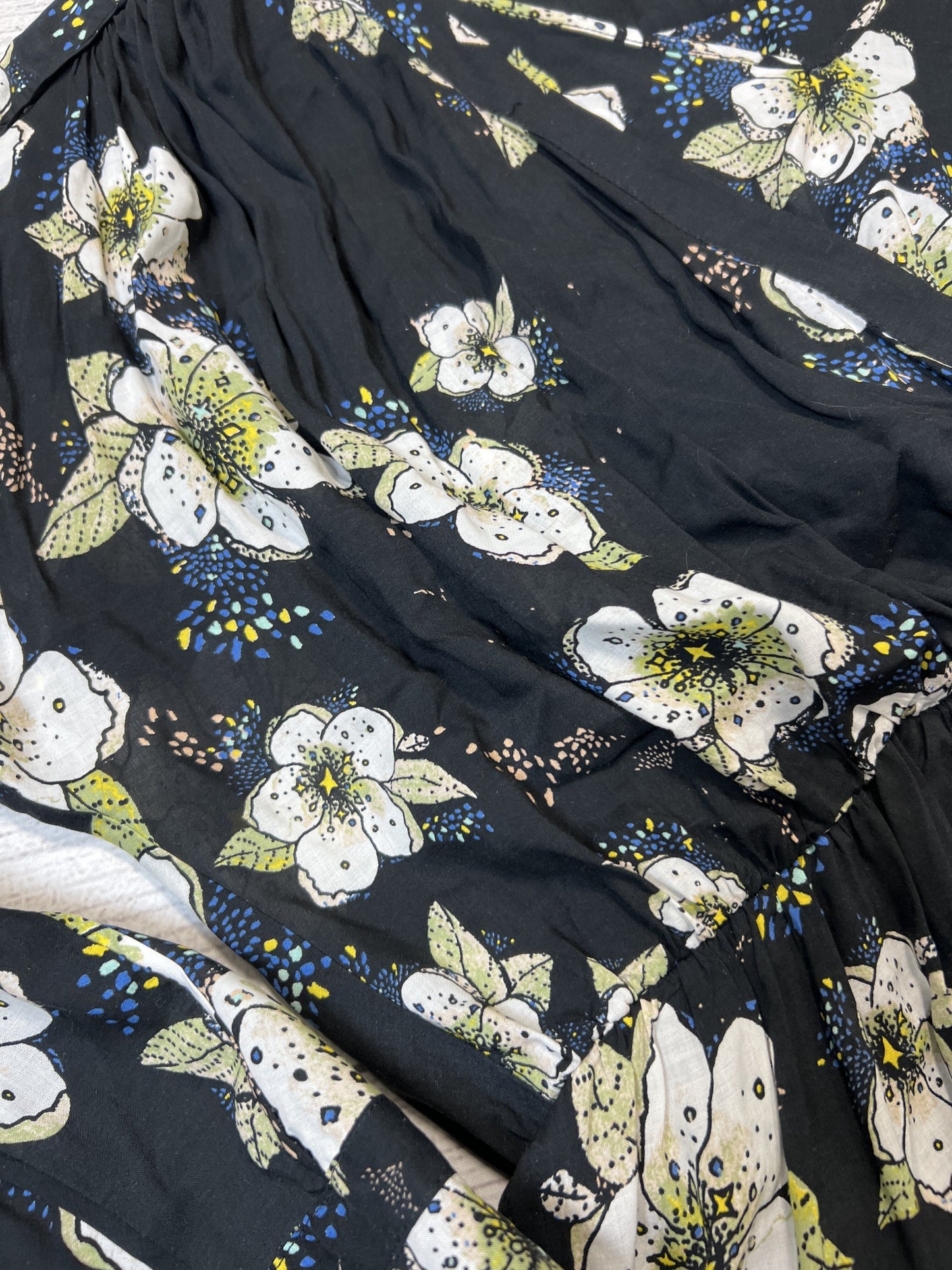 Dress Casual Short By Free People  Size: M