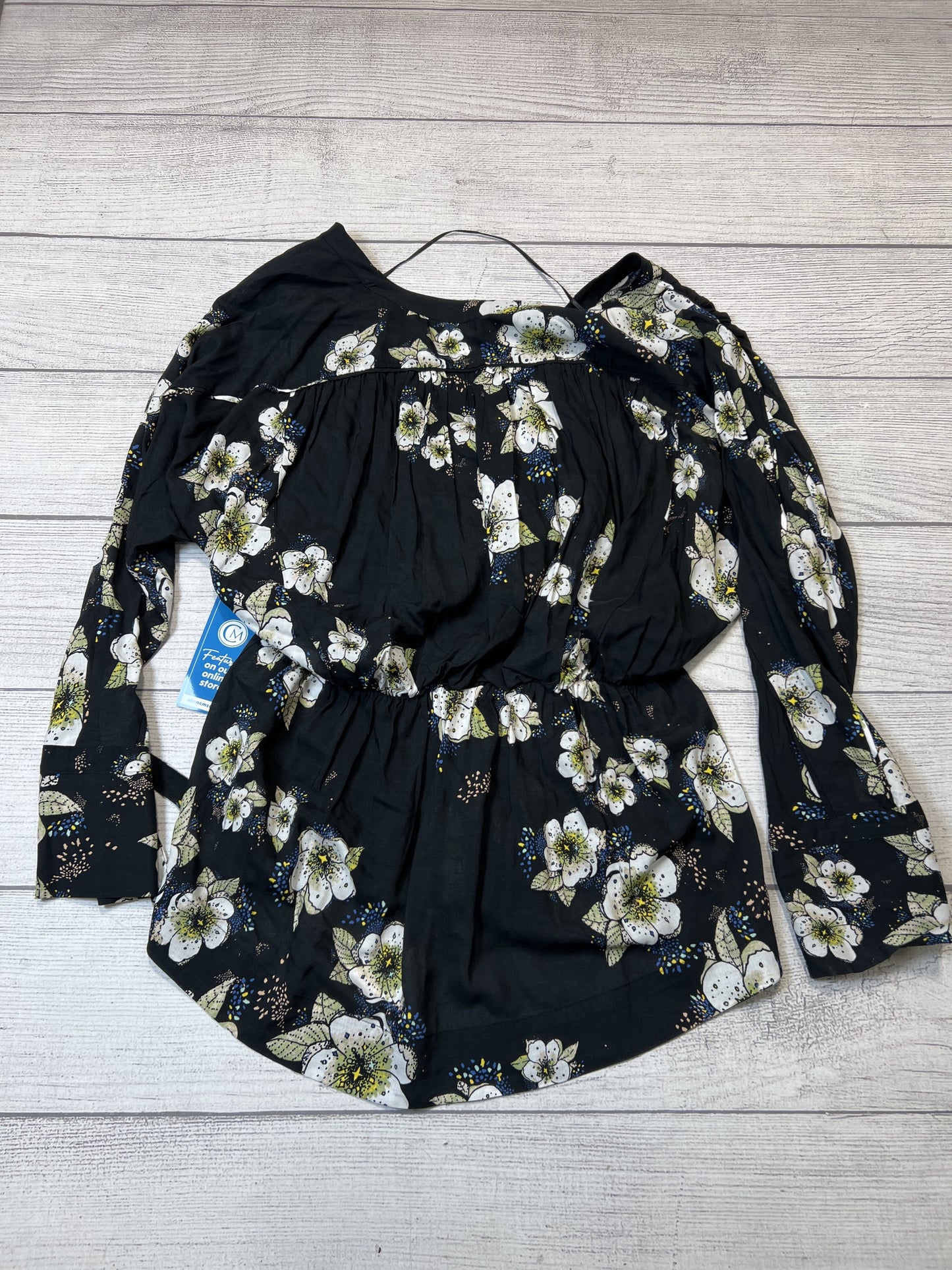 Dress Casual Short By Free People  Size: M