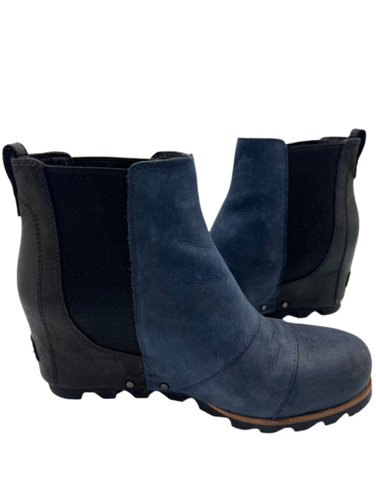 Navy Boots Designer Sorel, Size 9