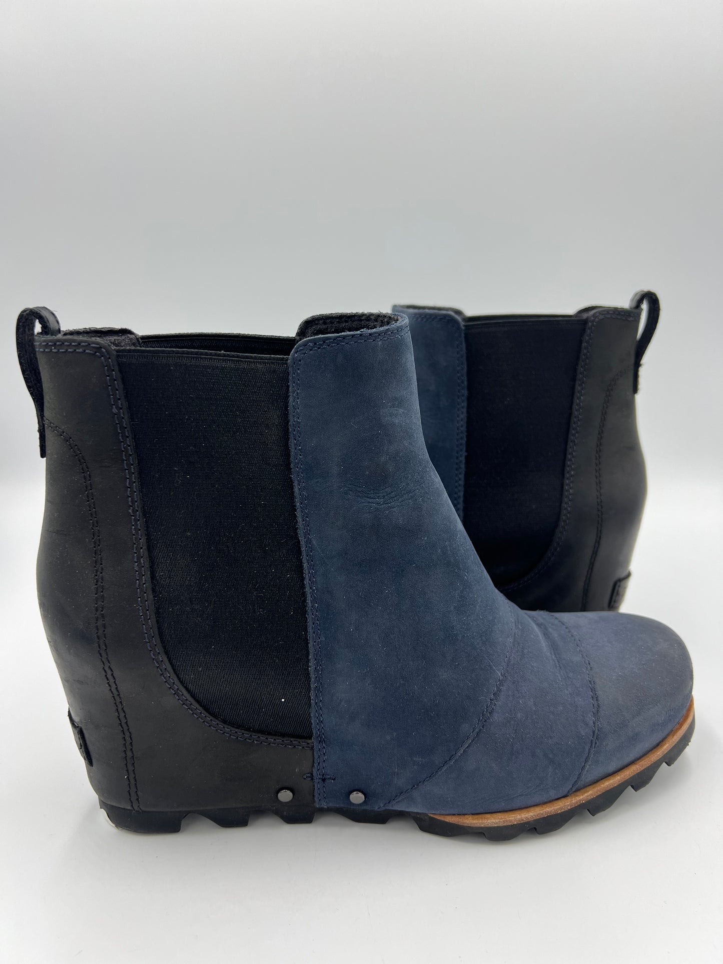 Navy Boots Designer Sorel, Size 9