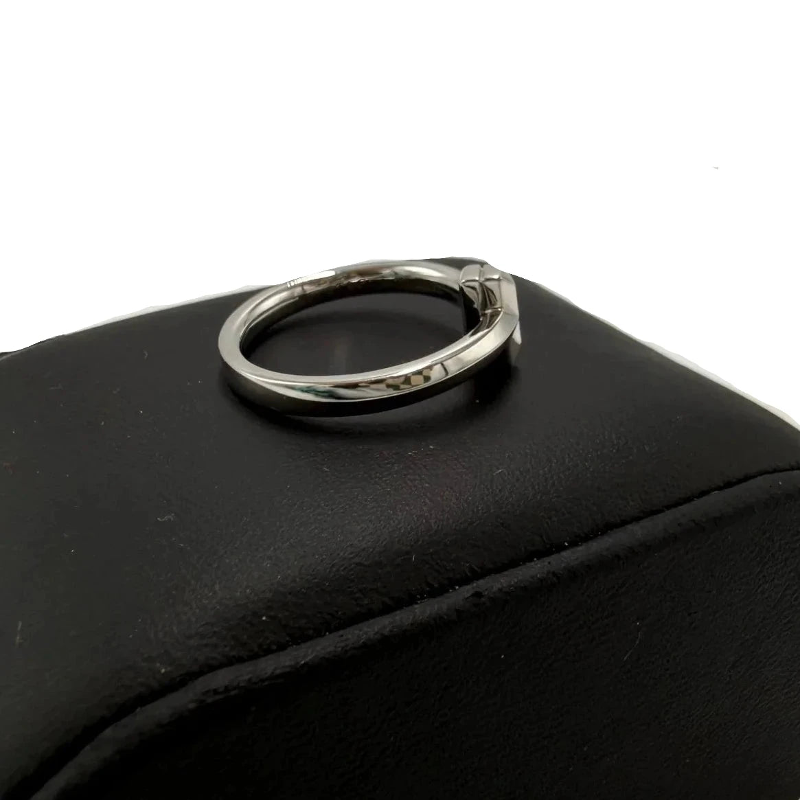 Tiffany and Company 18K T1 Diamond Luxury Ring, Size: 6.5