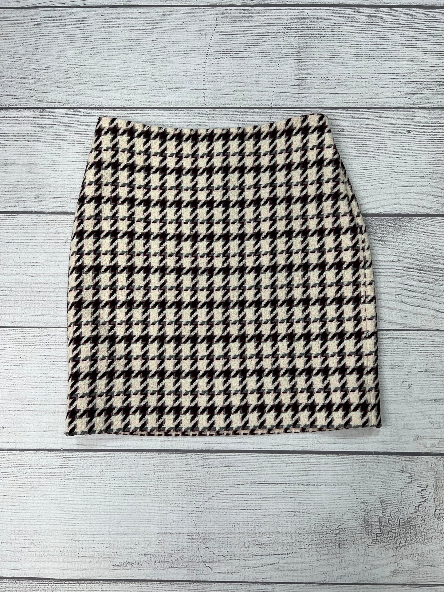 Skirt Mini & Short By White House Black Market In Houndstooth, Size: Xxs