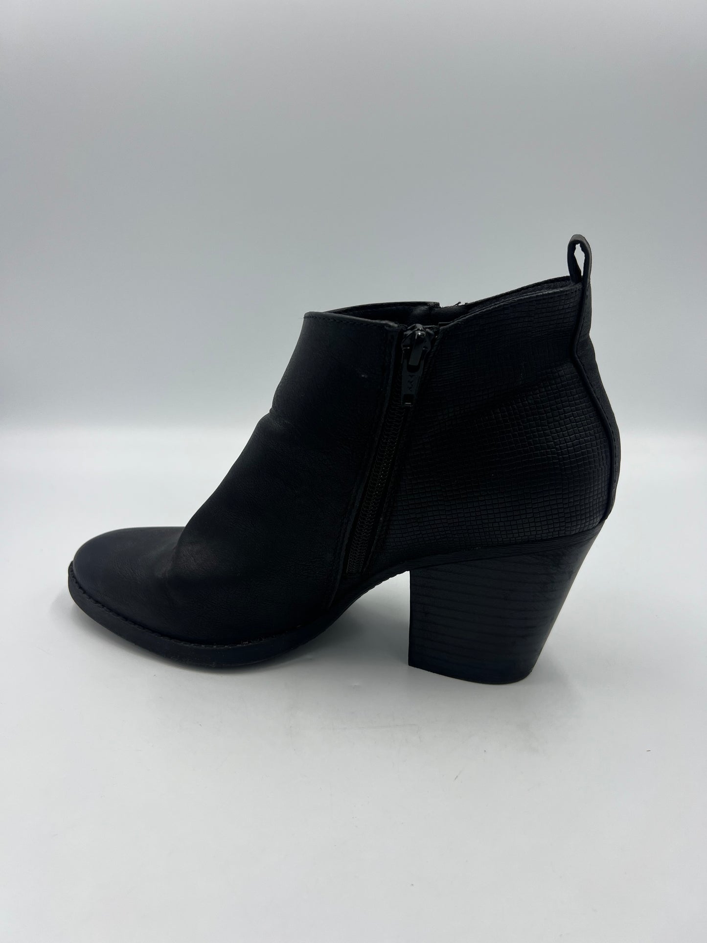 Boots Ankle Heels By Universal Thread In Black, Size: 9.5