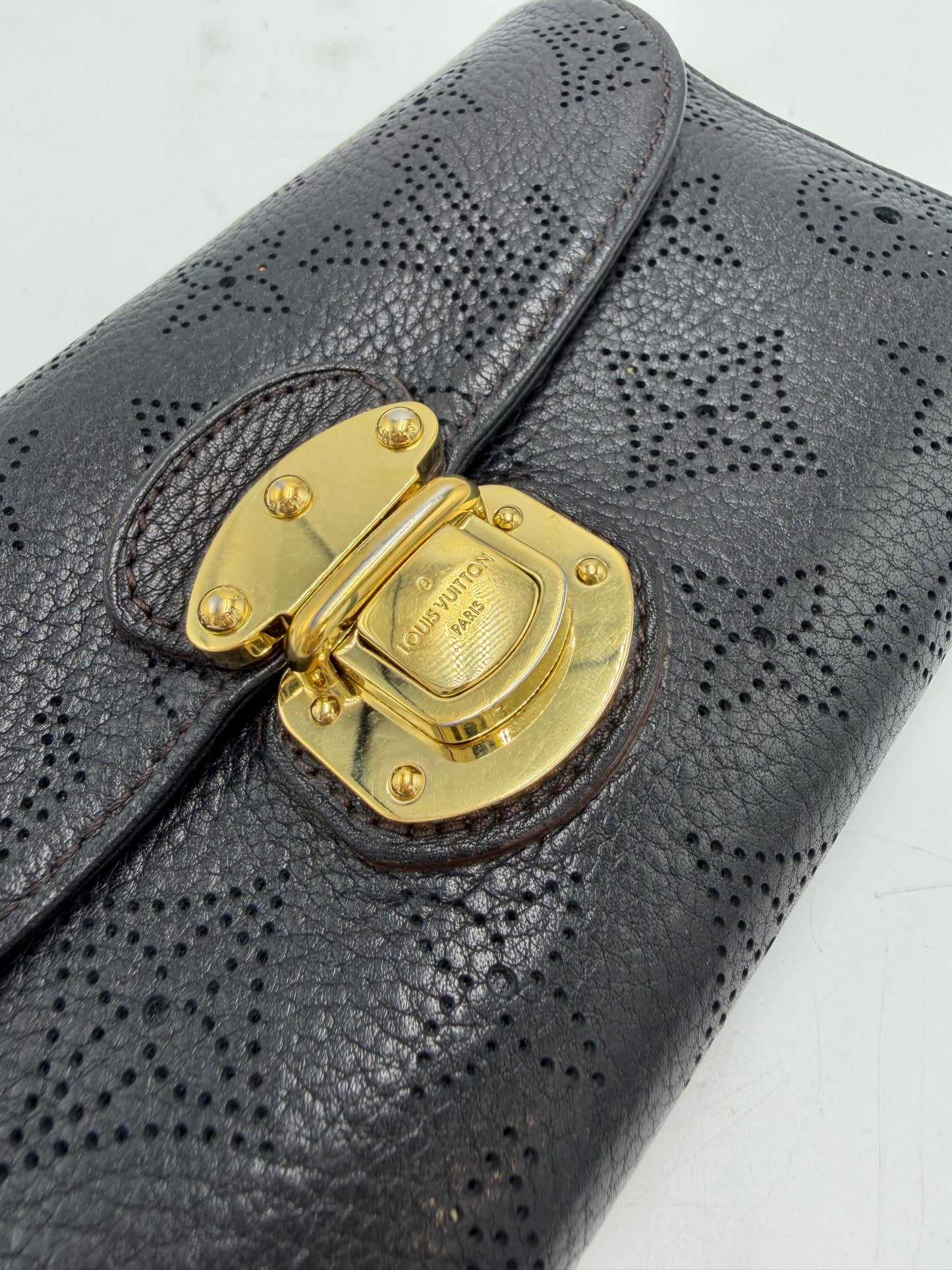 Wallet Luxury Designer By Louis Vuitton, Size: Medium
