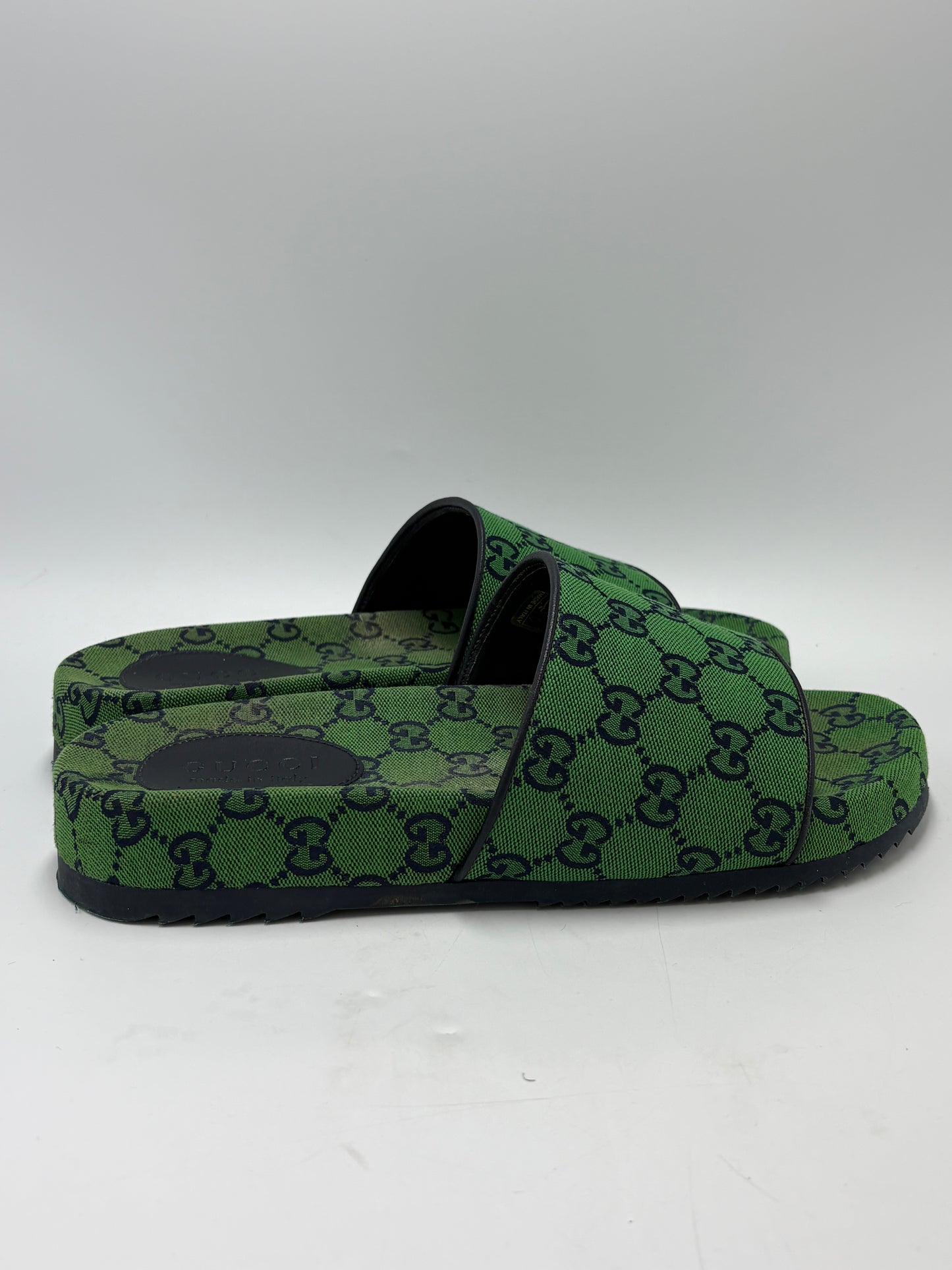 Shoes Luxury Designer By Gucci In Green, Size: 8 Mens