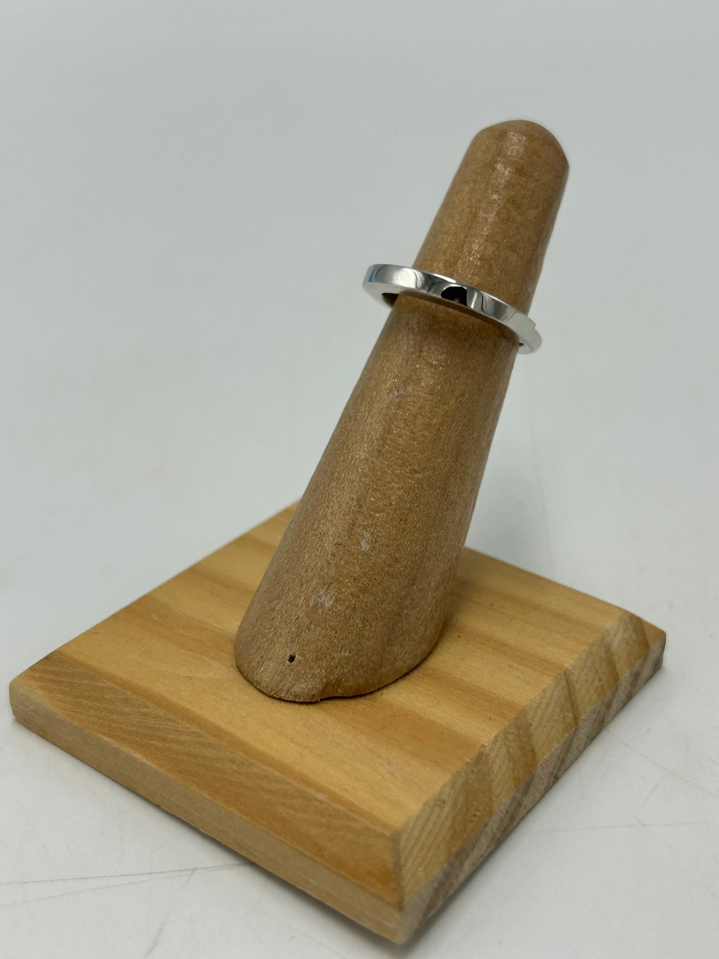 Tiffany & Company 18K Lock Luxury Ring, Size 5.5