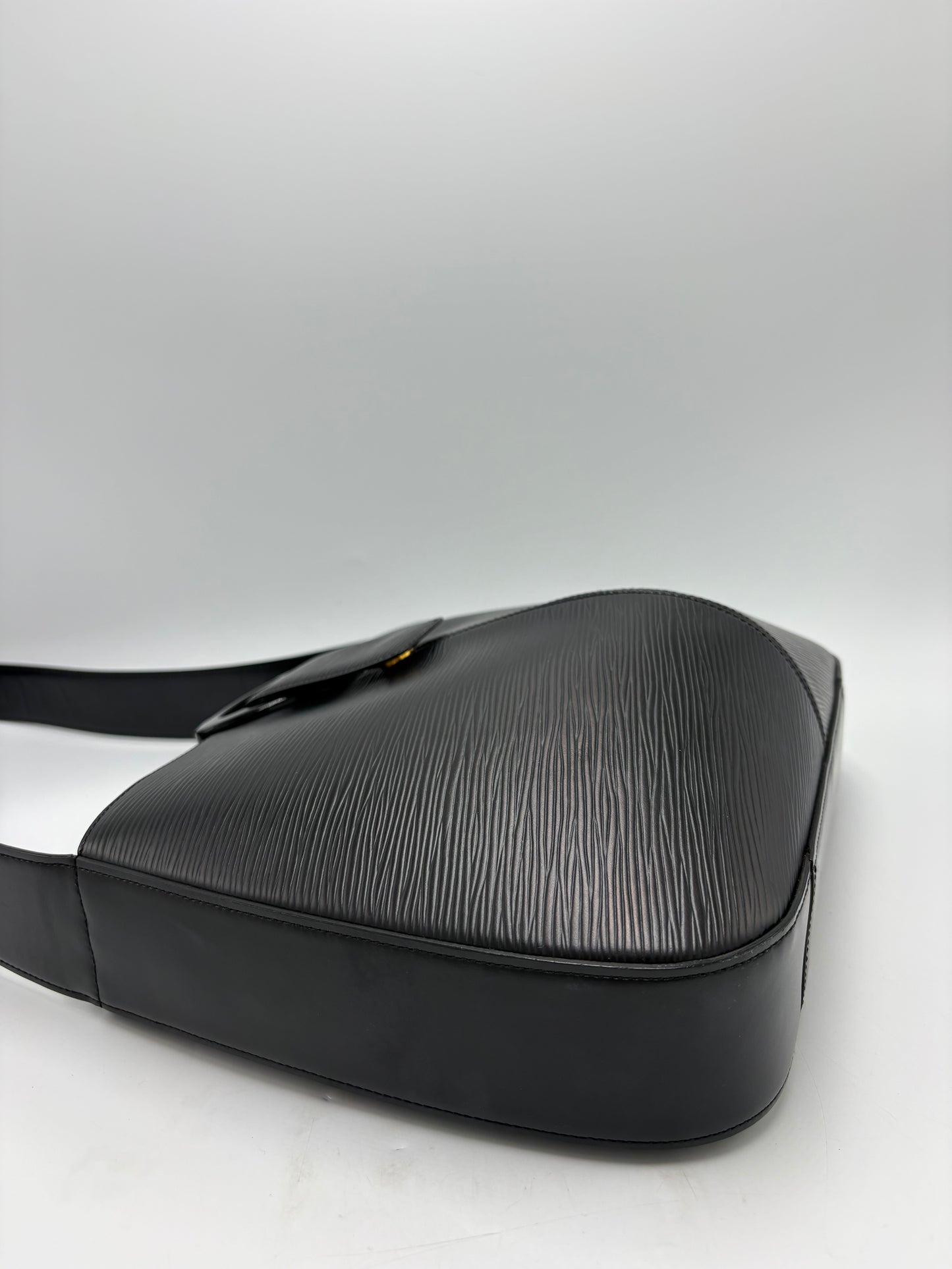 Louis Vuitton Epi Leather Reverie Luxury Handbag