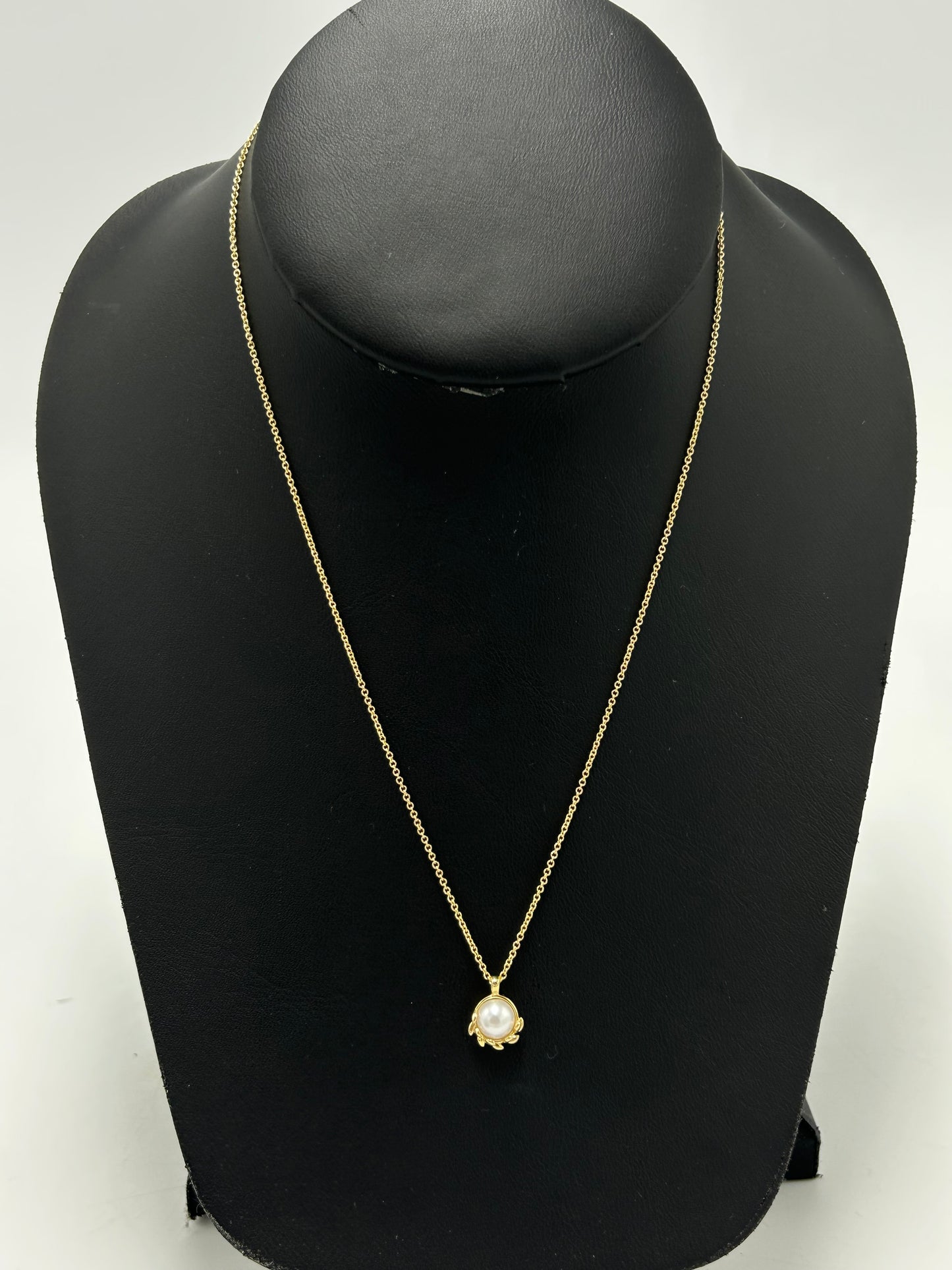 Tiffany & Company 18K Olive Leaf Pearl Pendant Luxury Designer Necklace