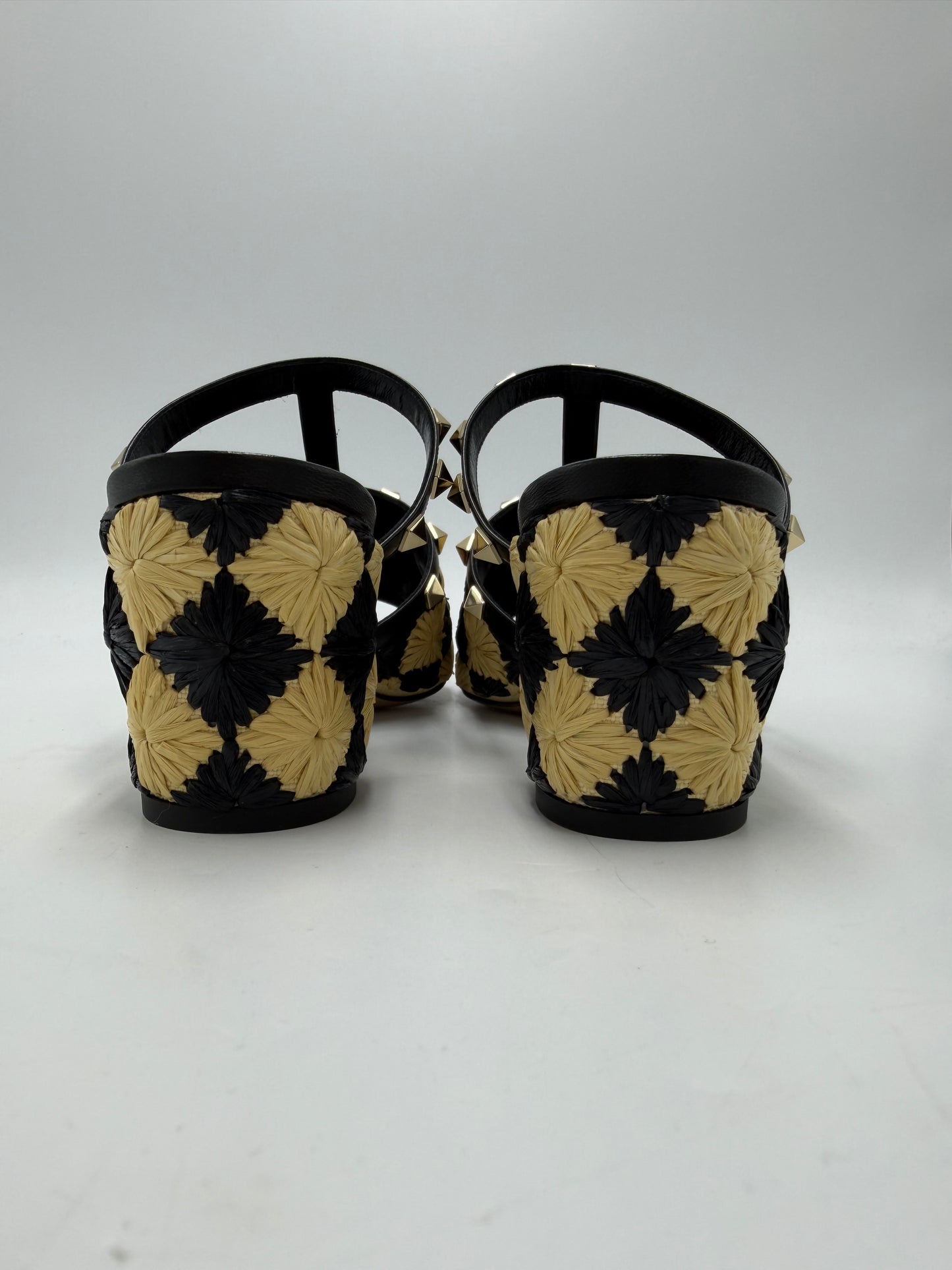 Valentino-Garavani Rockstud Raffia Luxury Heels , Size: 8 (38)