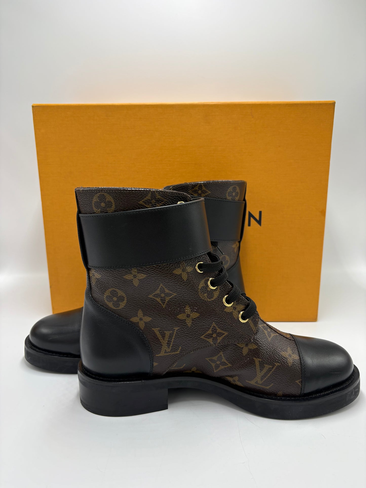 Louis Vuitton Wonderland Ranger Luxury Designer Boots, Size: 8