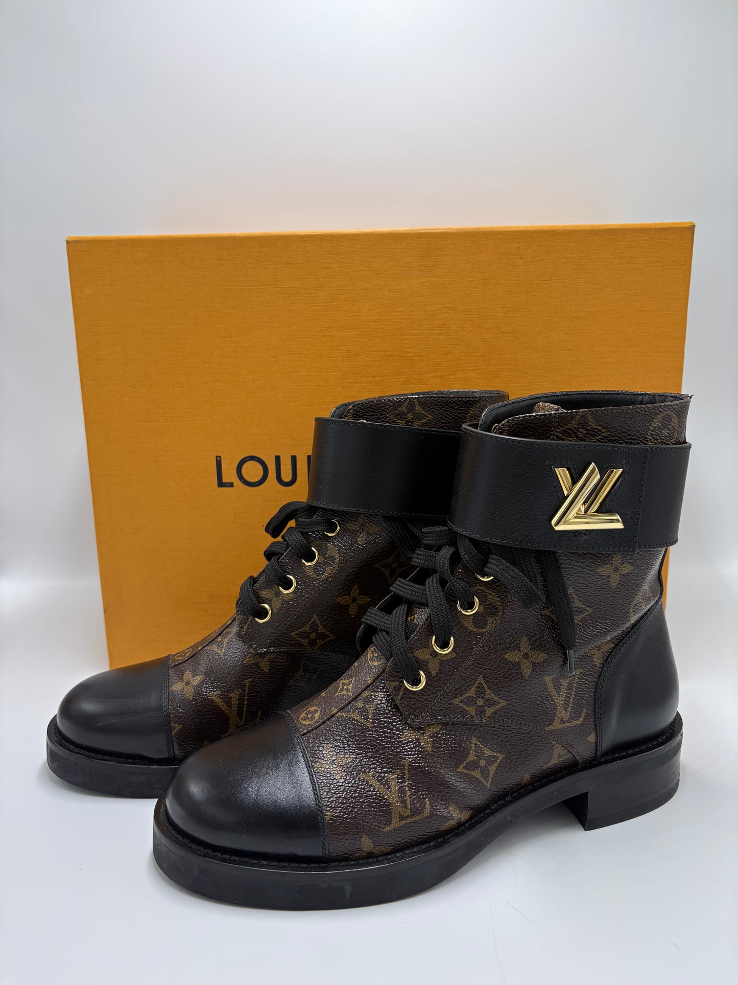 Louis Vuitton Wonderland Ranger Luxury Designer Boots, Size: 8