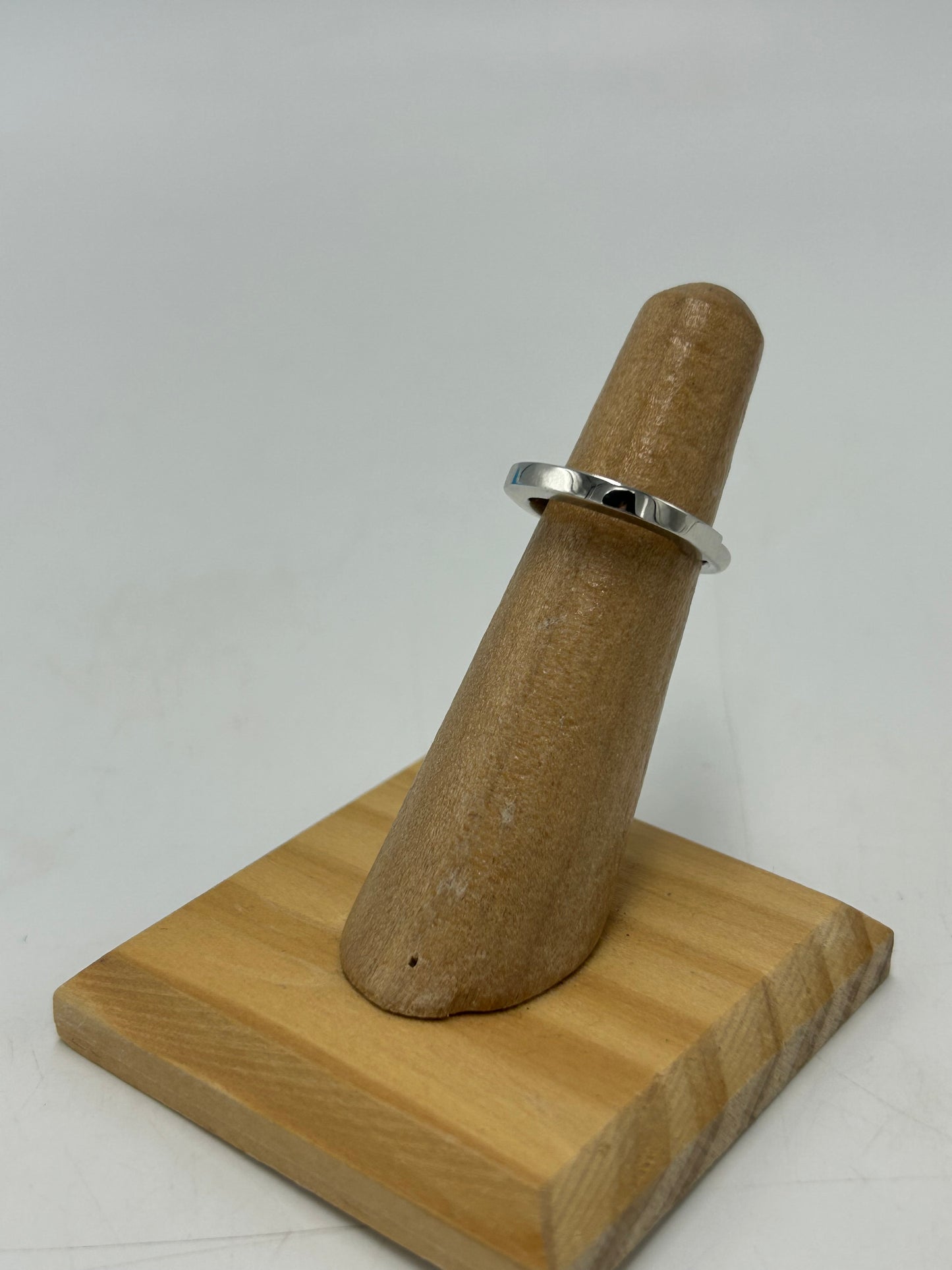 Tiffany & Company 18K Lock Luxury Ring, Size 5.5