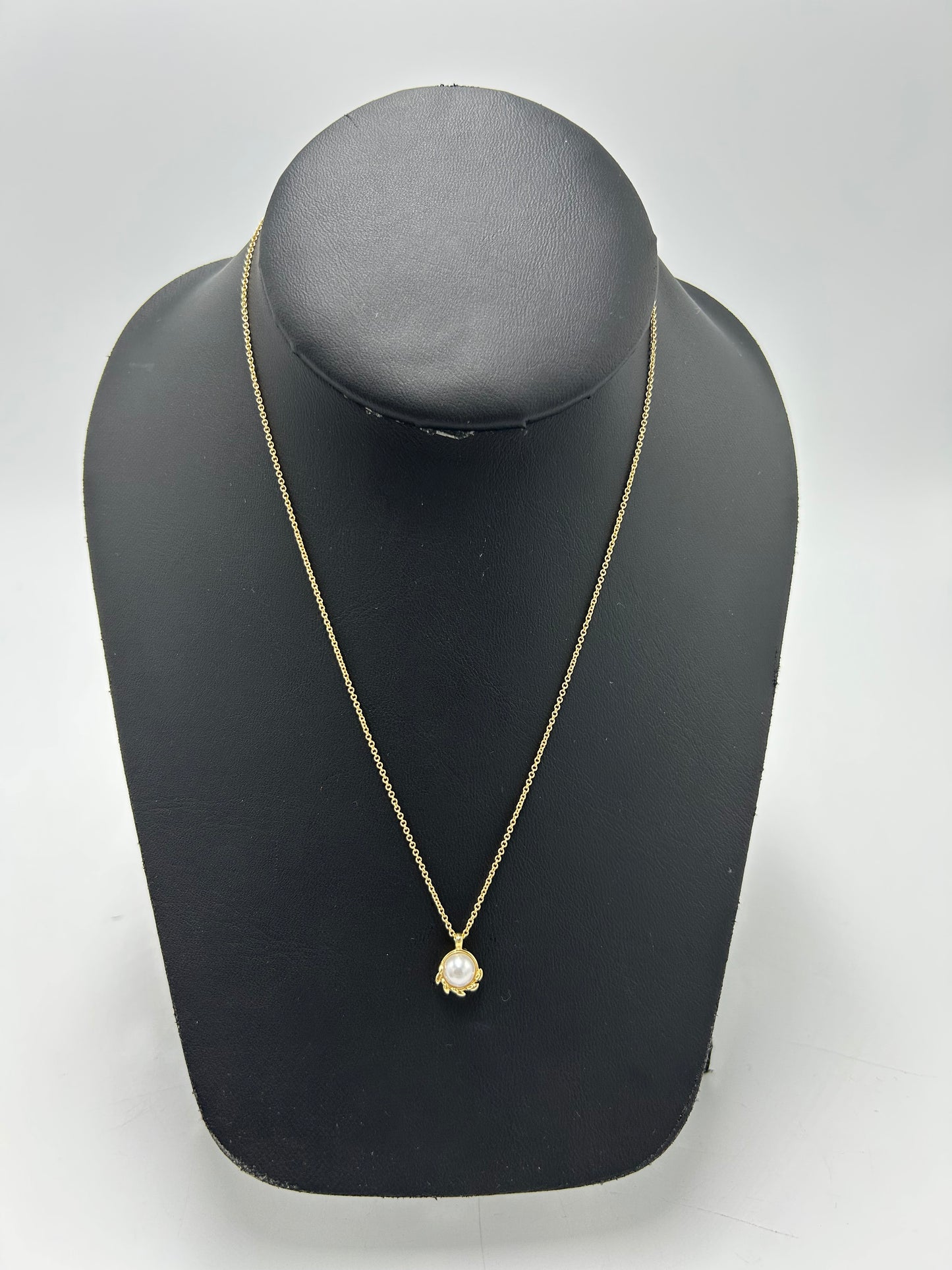 Tiffany & Company 18K Olive Leaf Pearl Pendant Luxury Designer Necklace