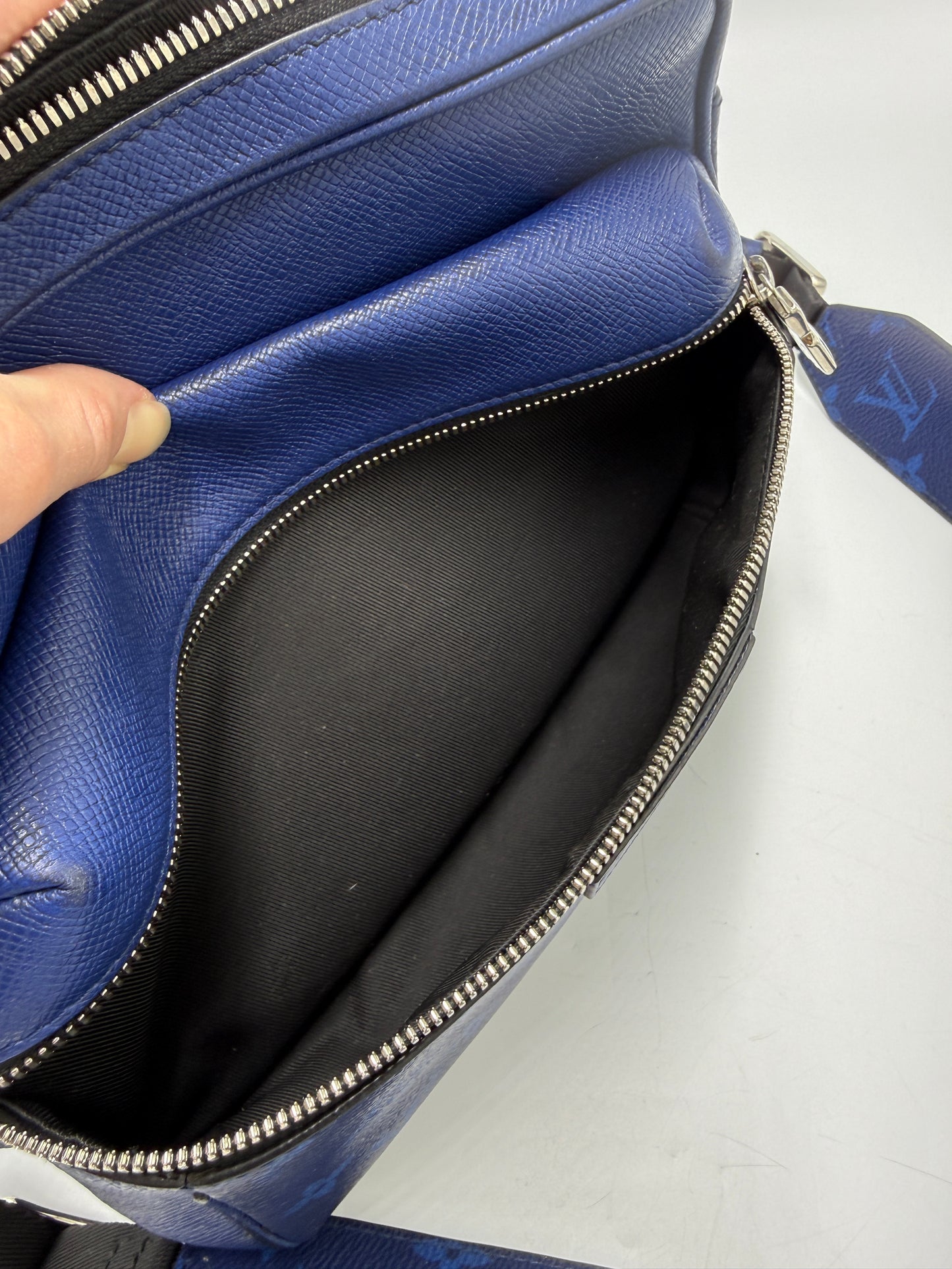 Louis Vuitton Outdoor Messenger Taigara Luxury Handbag