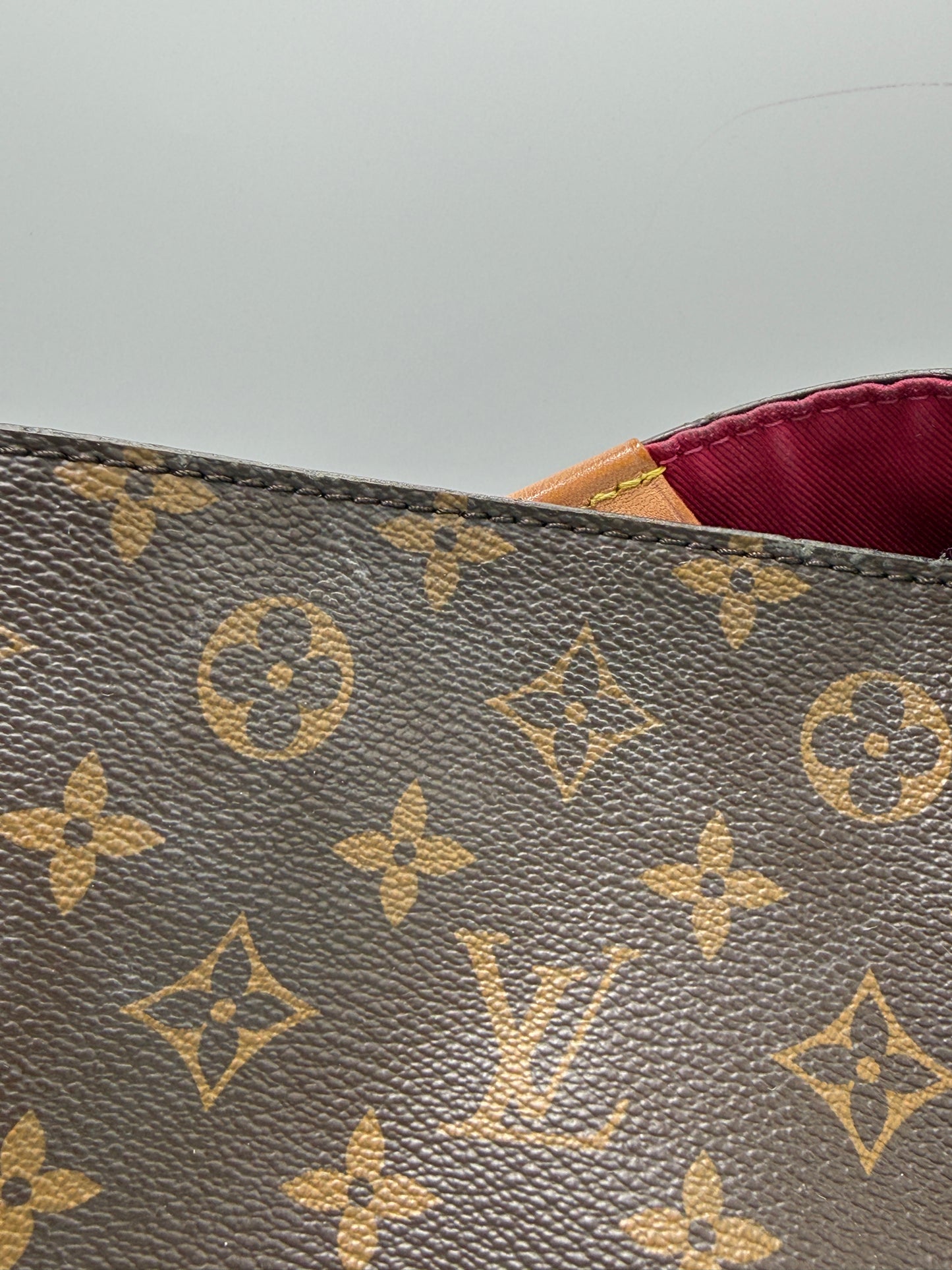 Louis Vuitton Graceful Pivione MM Luxury Handbag
