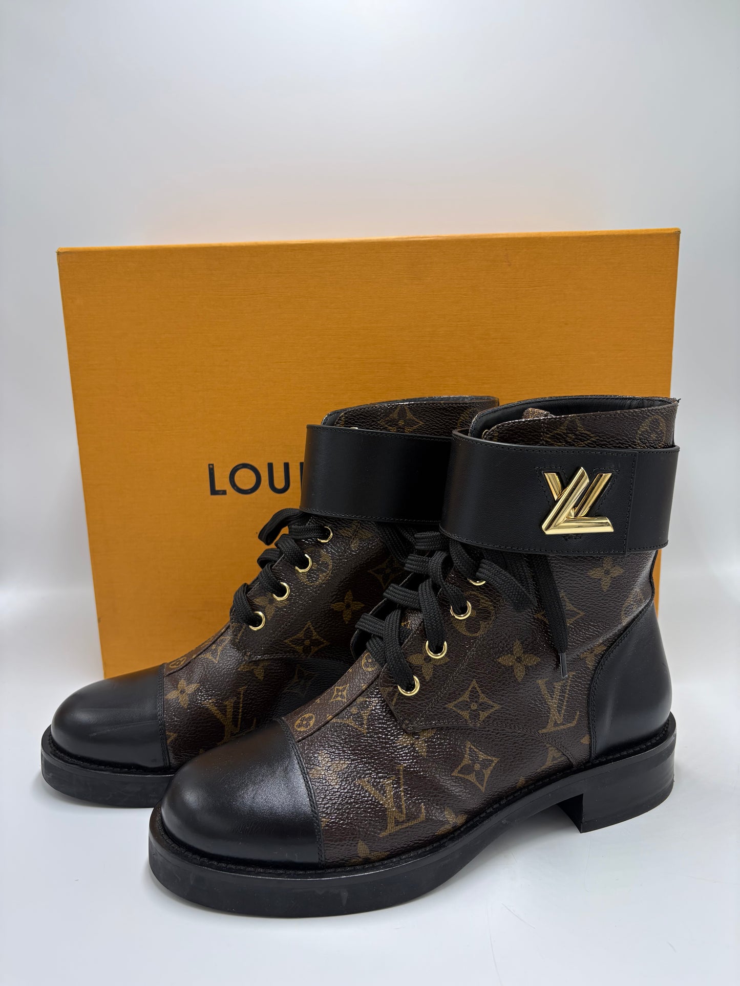 Louis Vuitton Wonderland Ranger Luxury Designer Boots, Size: 8