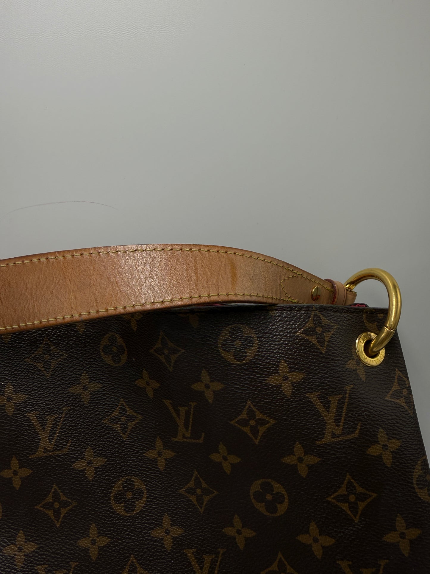 Louis Vuitton Graceful Pivione MM Luxury Handbag